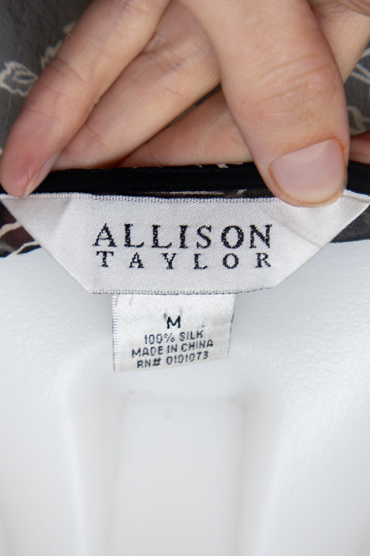 #60 Allison Taylor T-shirt Black | c. 185 | Size 10