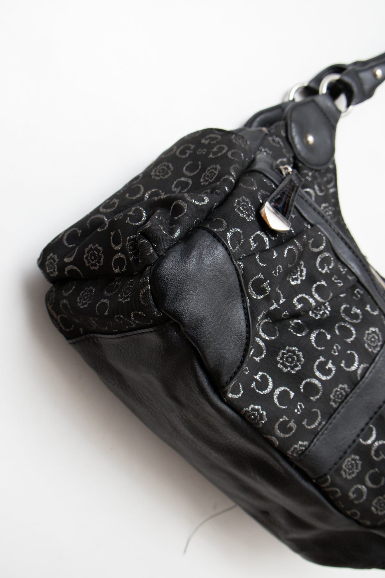 #177 By Gussaci Shoulder Bag Black | c. 206 | Size