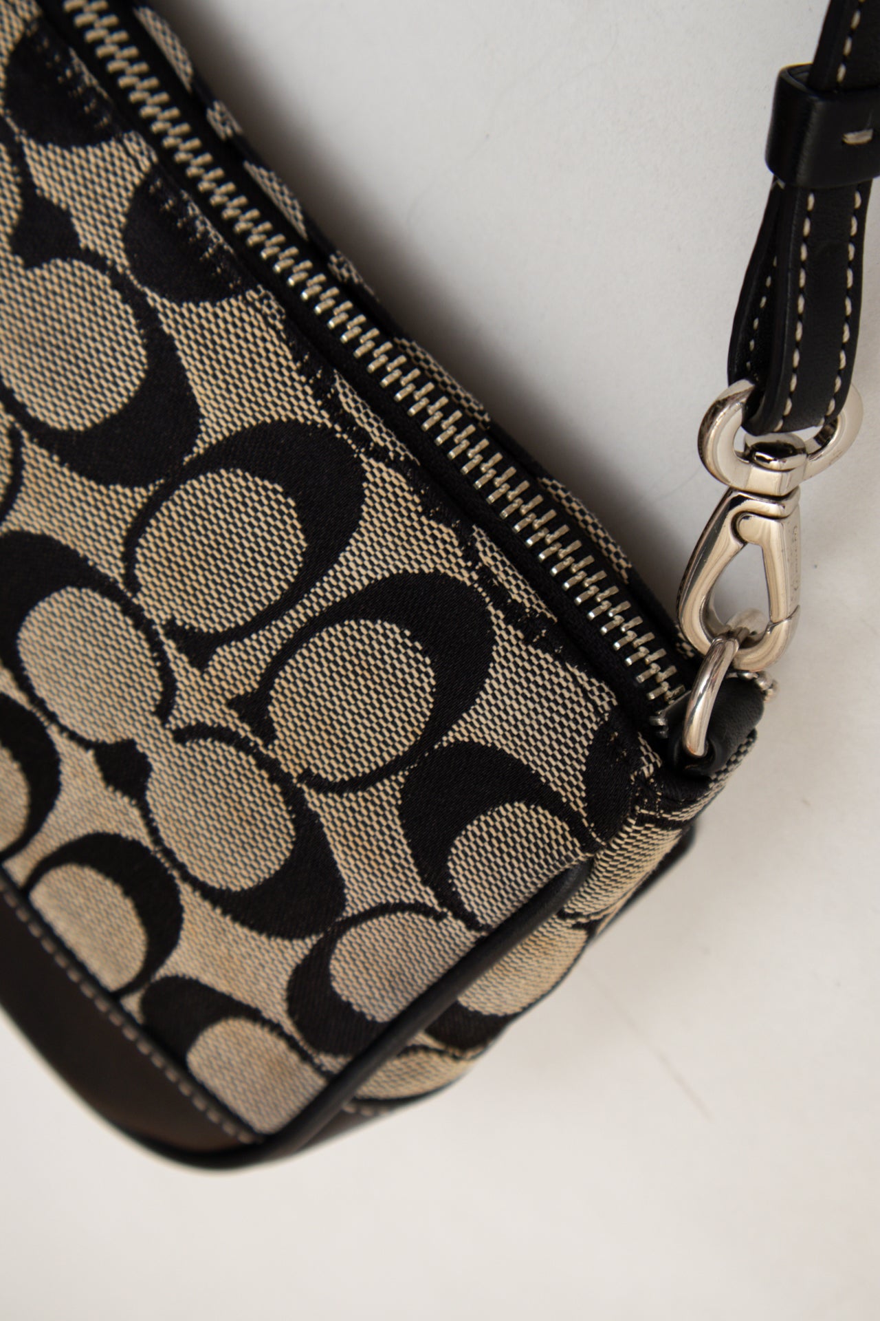 #212 Coach Shoulder Bag Beige | c. 194 | Size