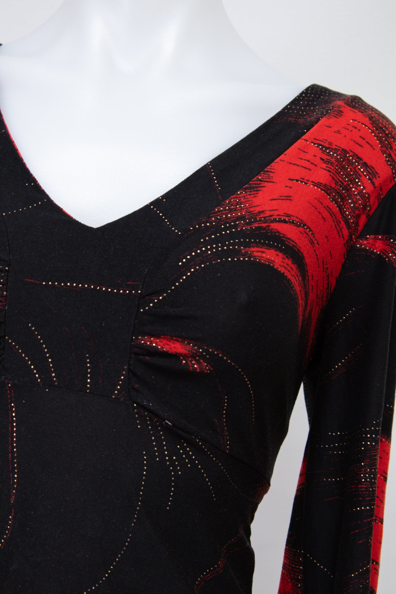 #083 Xi Top Black | c. 200 | Size 8