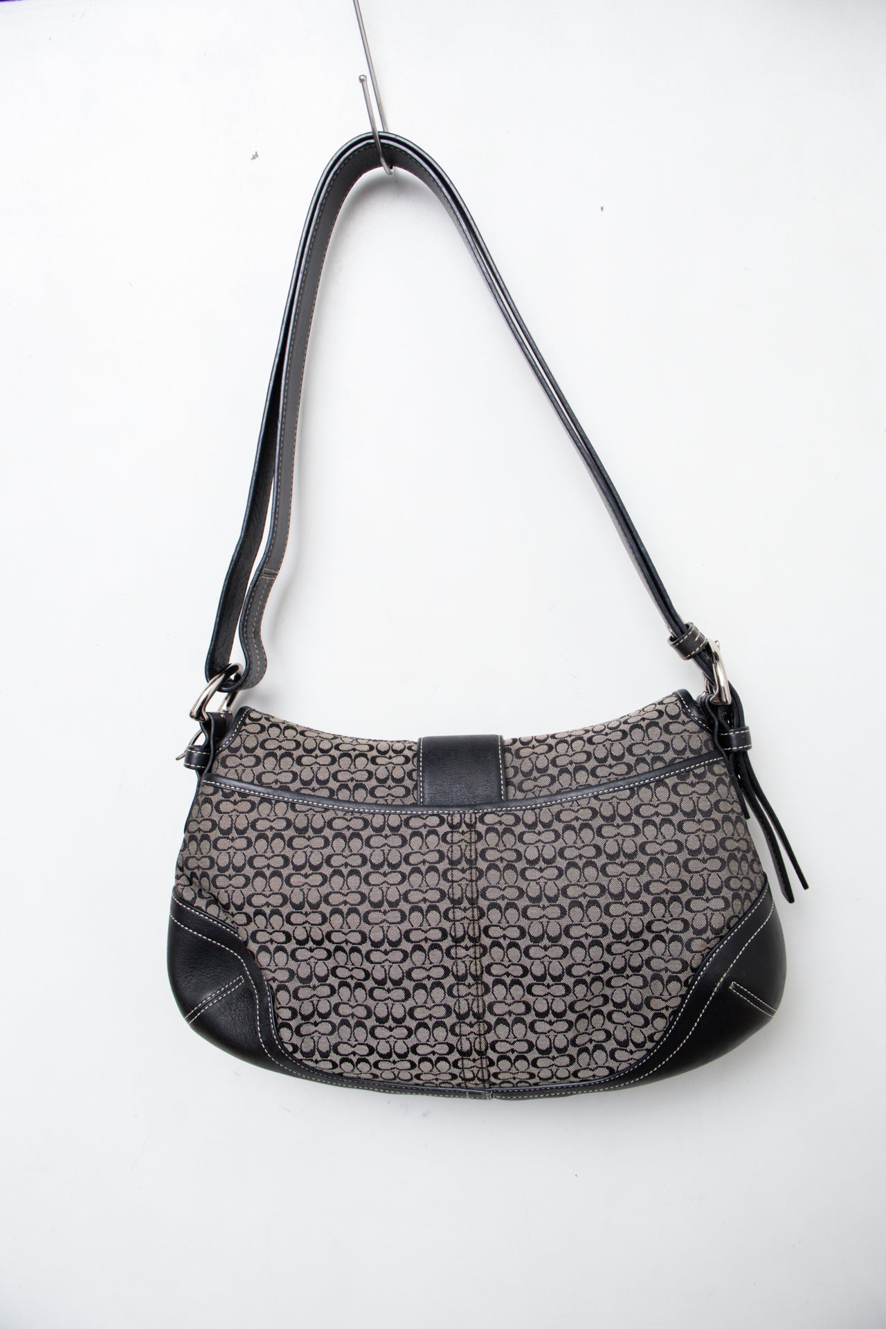 #216 Coach Shoulder Bag Black | c. 204 | Size