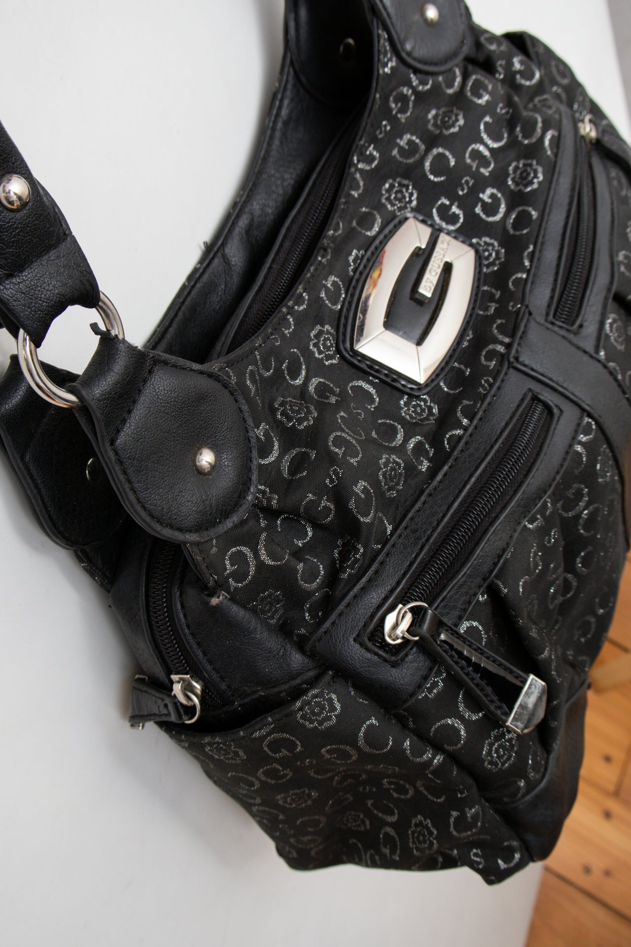#177 By Gussaci Shoulder Bag Black | c. 206 | Size