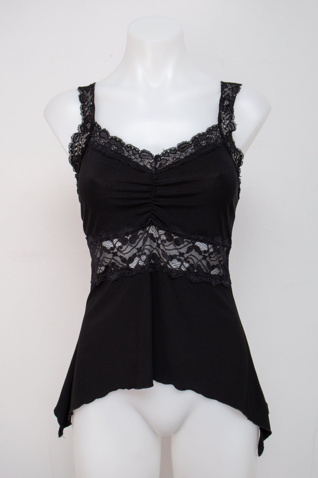 #022 Kiwi Camisole Top Black | c. 199 | Size 8