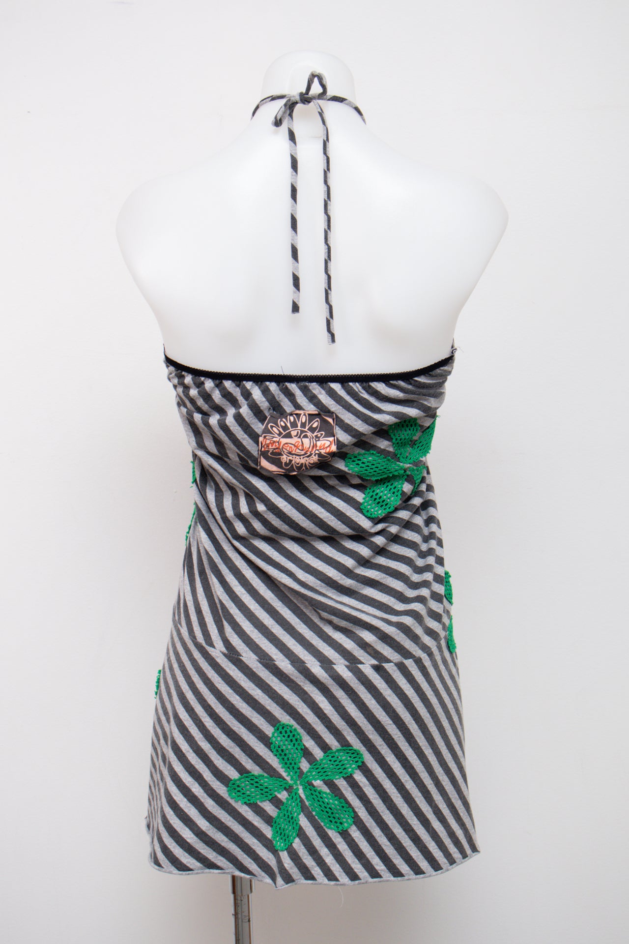 #099 Halter Top Gray | c. 206 | Size 8
