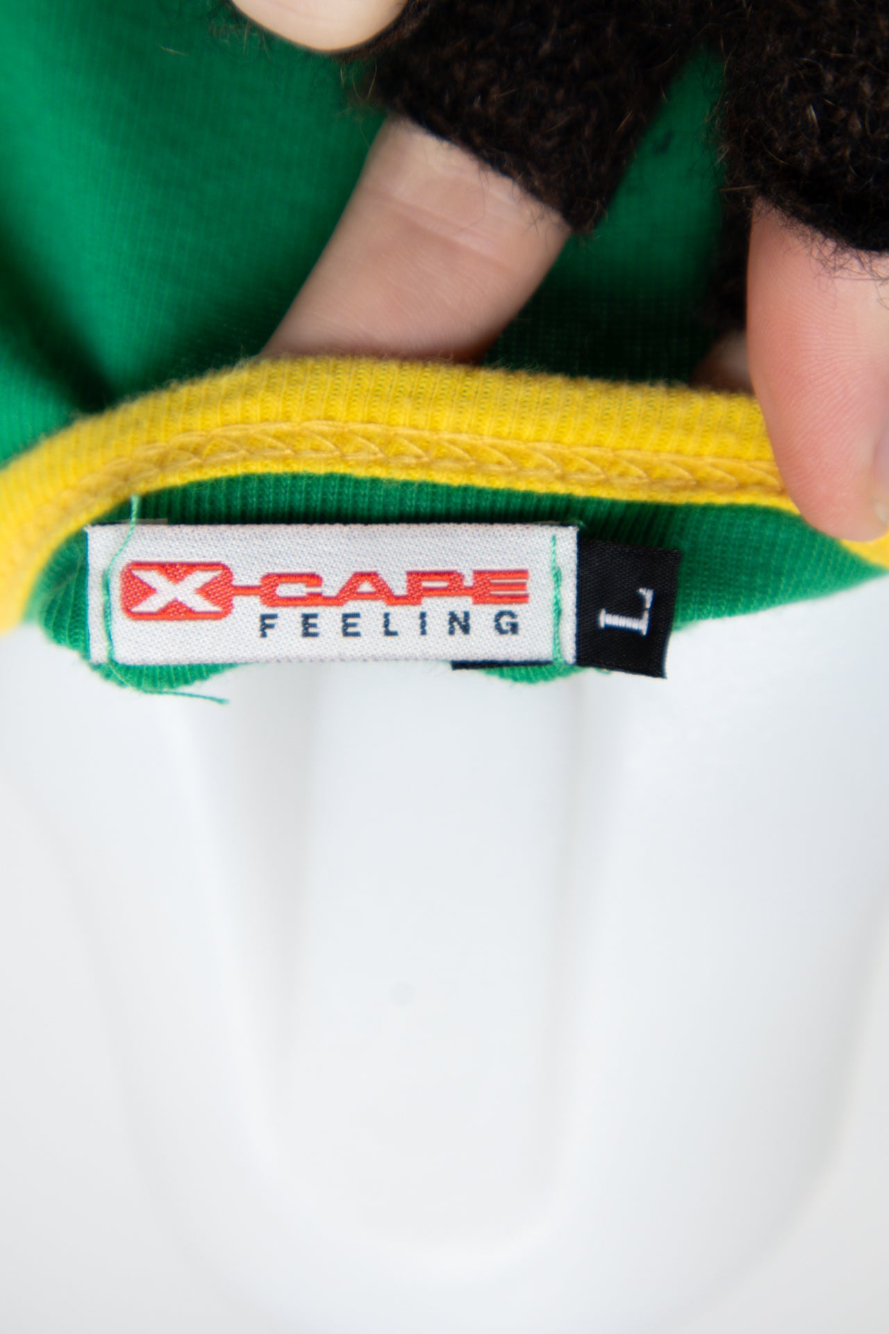 #69 X-cape Feeling T-shirt Green | c. 196 | Size 10/12
