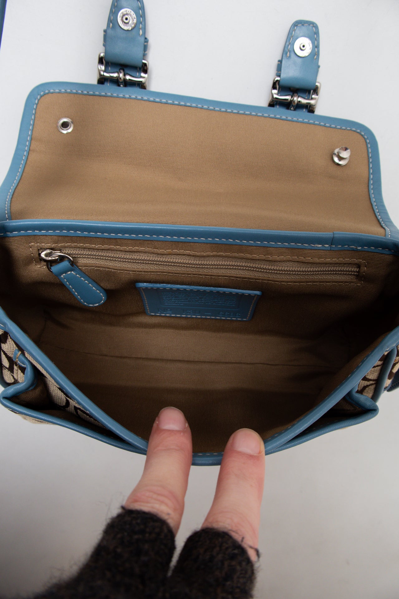 #196 Coach Shoulder Bag Blue | c. 202 | Size