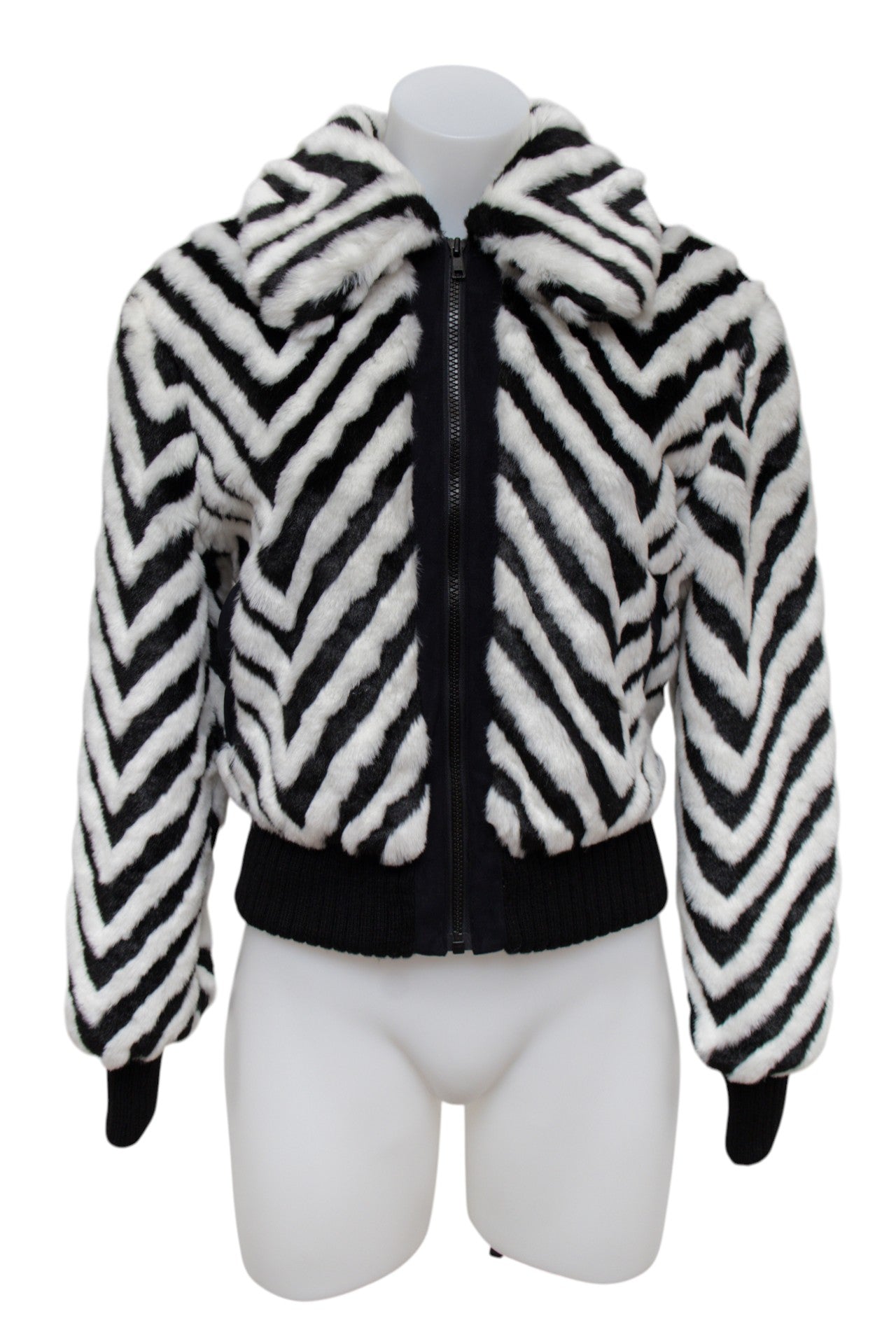 #91 Express T-shirt Black | c. 183 | Size 8