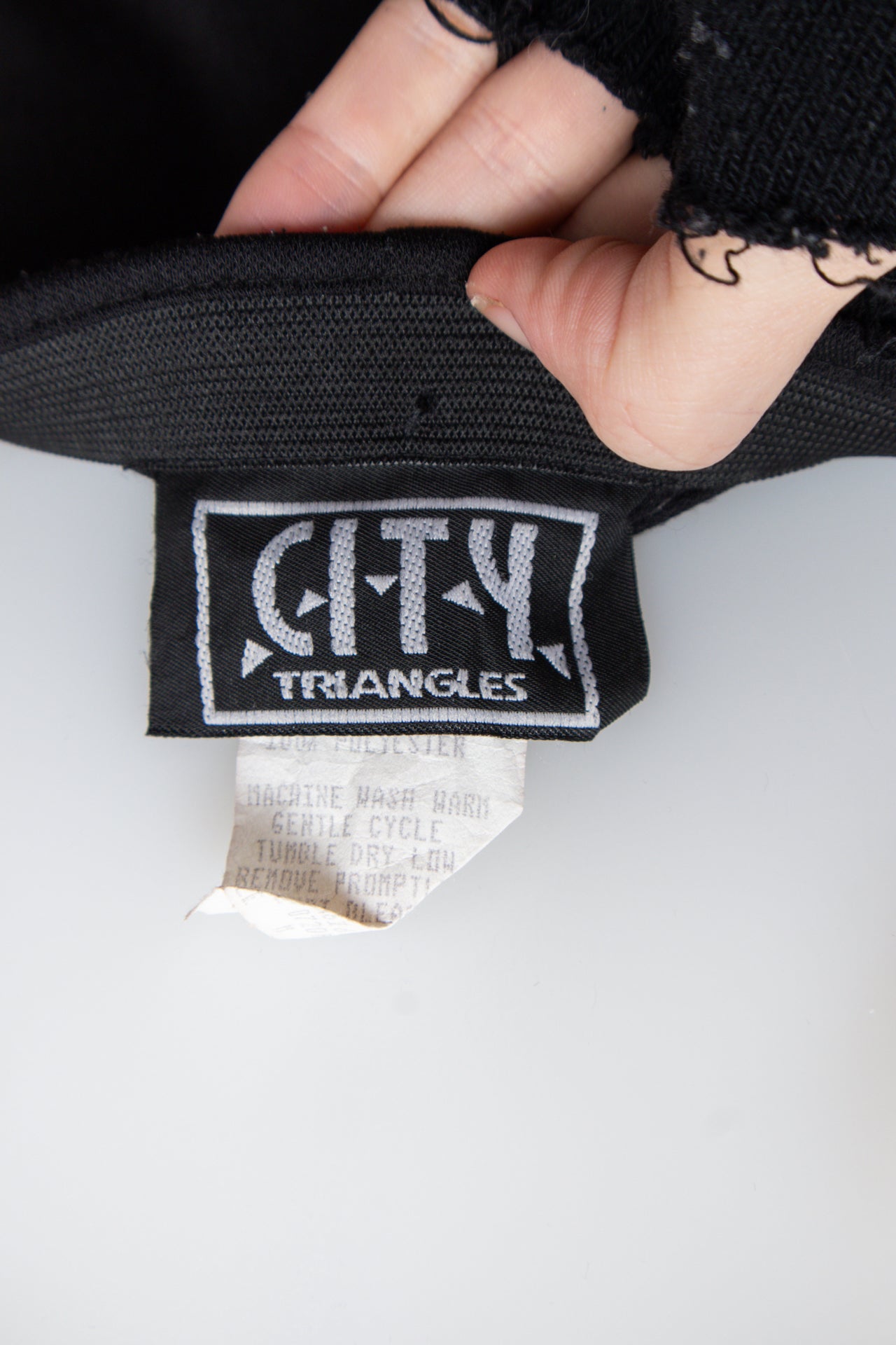 #87 City Triangles Mini Skirt Black | c. 189 | Size 8