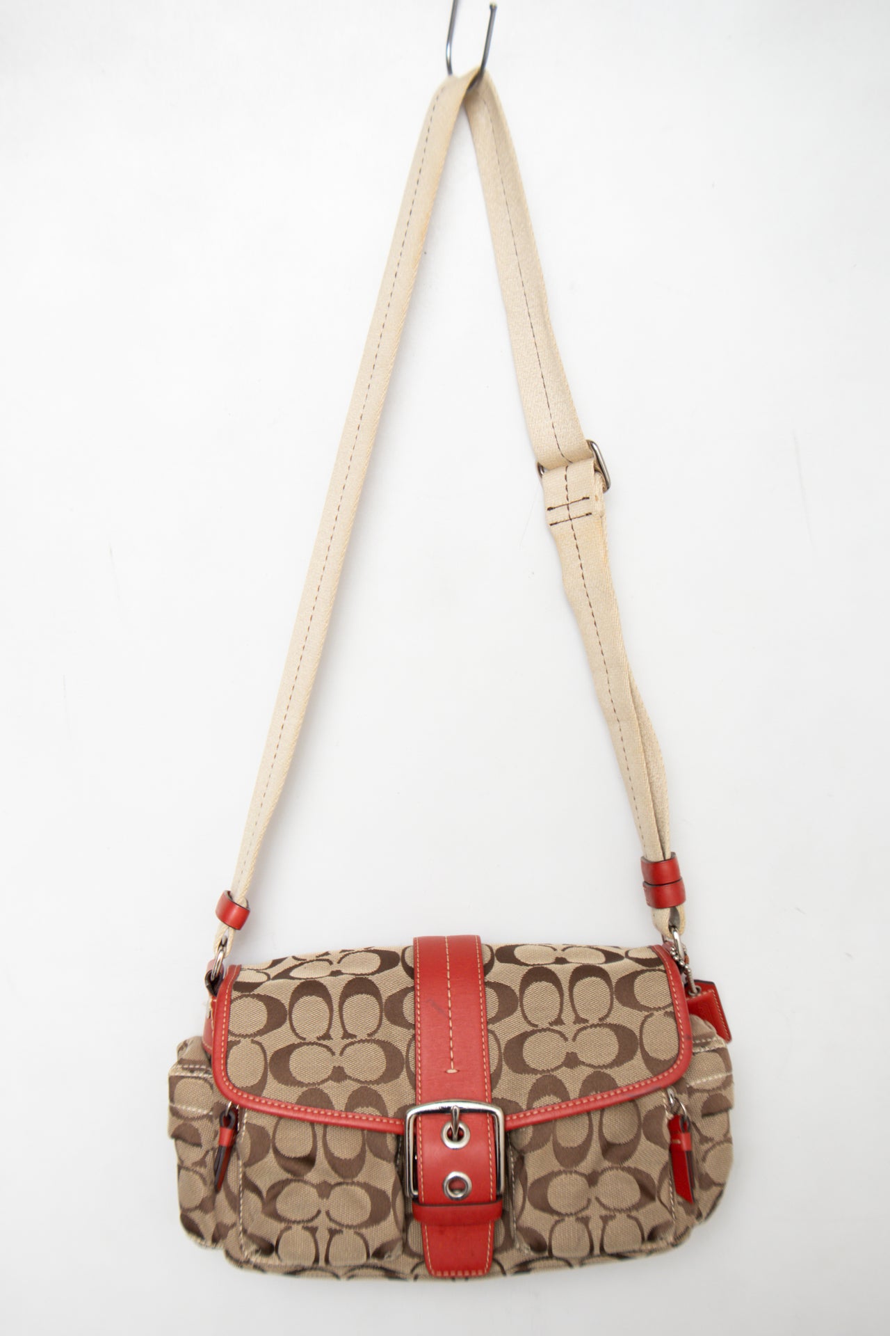 #159 Coach Shoulder Bag Beige | c. 180 | Size
