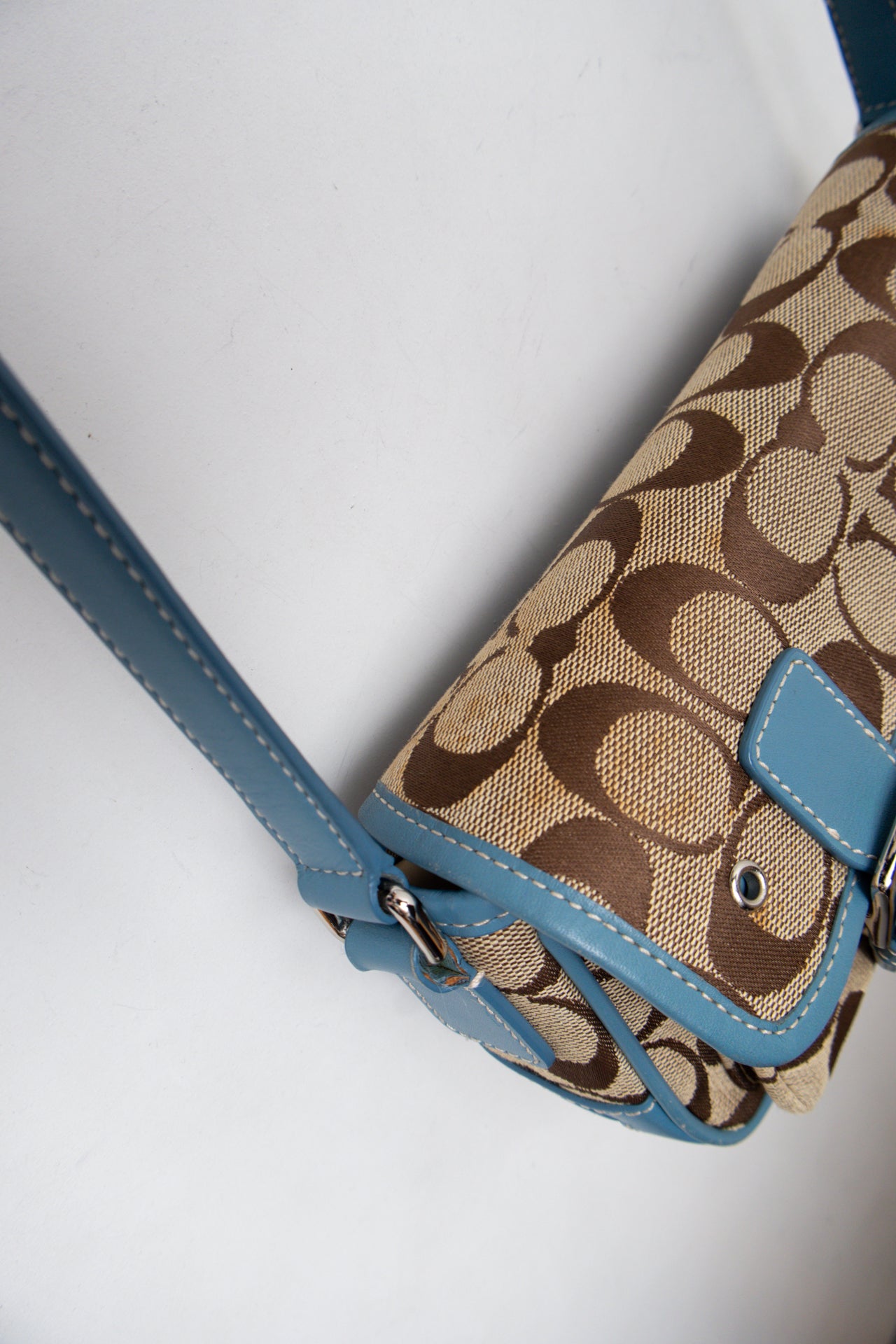 #196 Coach Shoulder Bag Blue | c. 202 | Size