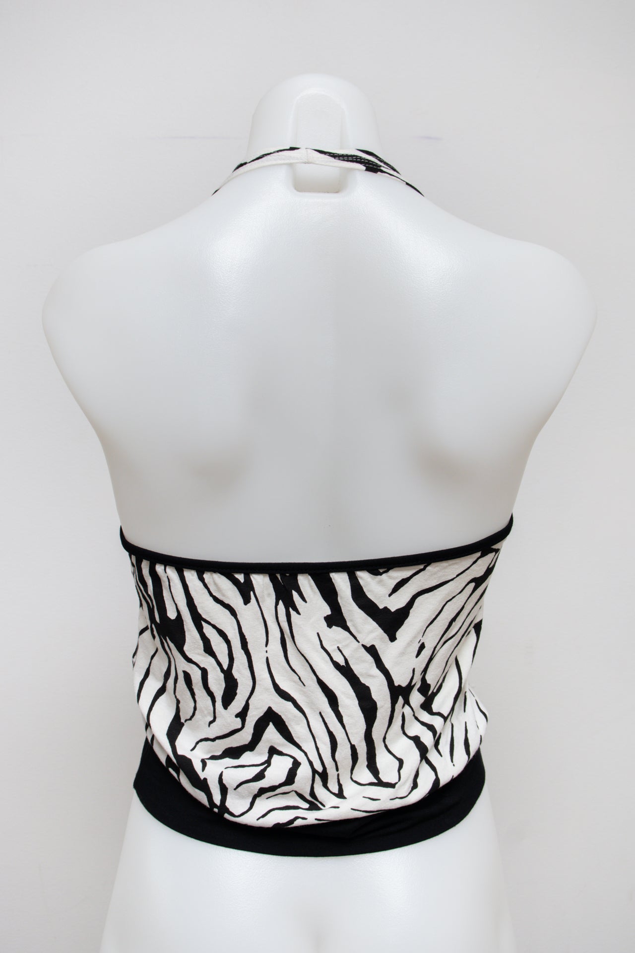 #89 Halter Top White | c. 181 | Size 6