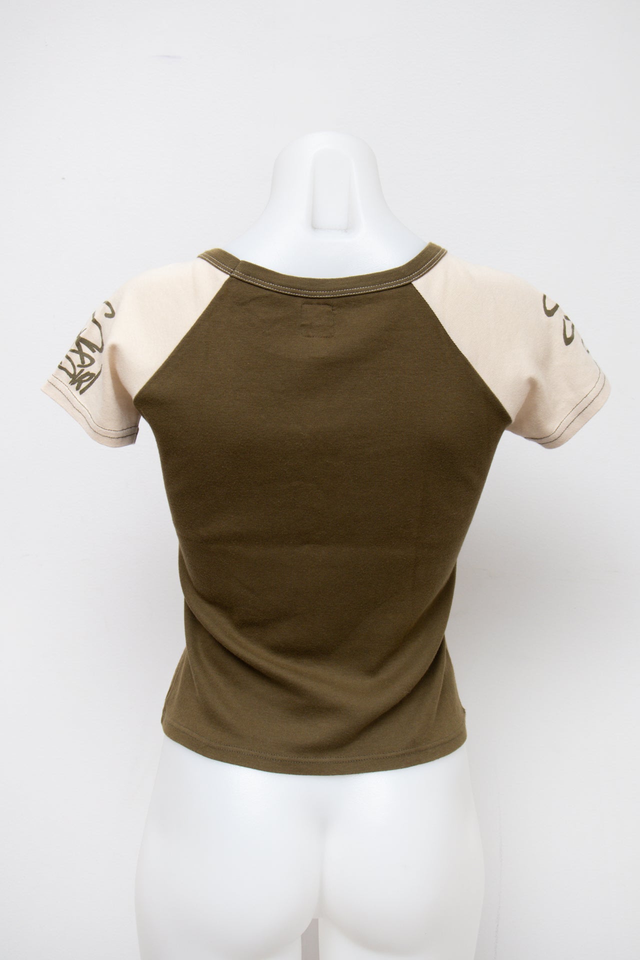 #92 Jennifer T-shirt Brown | c. 196 | Size 8/10