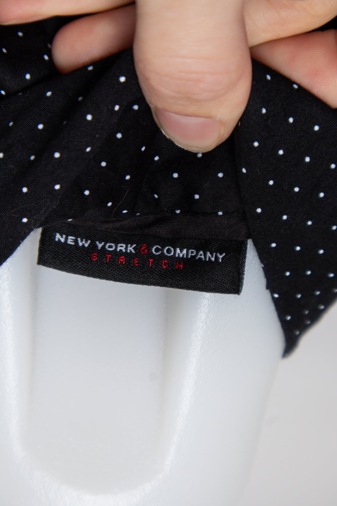#53 New York & Company Stretch T-shirt Black | c. 189 | Size 10