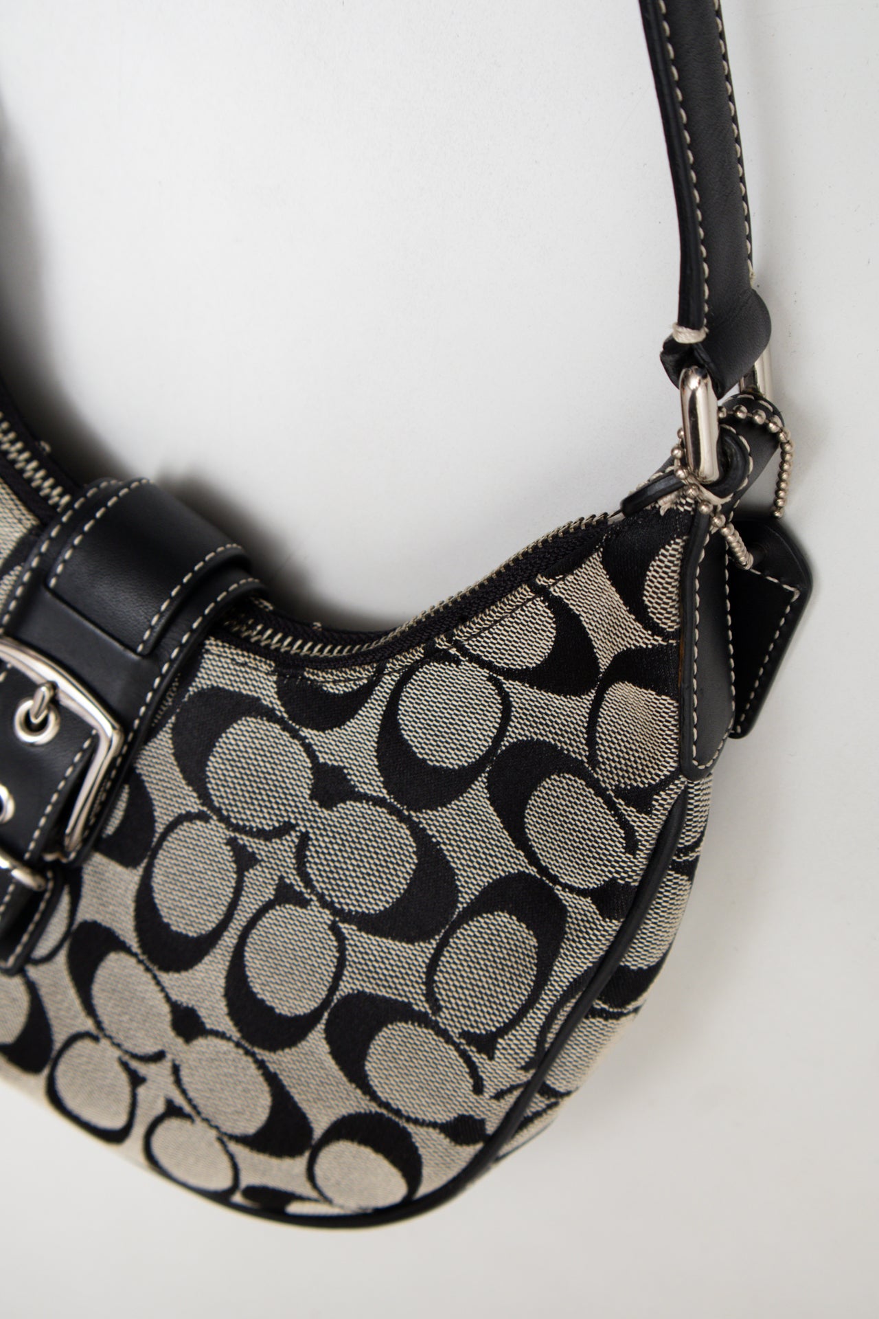 #170 Coach Shoulder Bag Black | c. 187 | Size