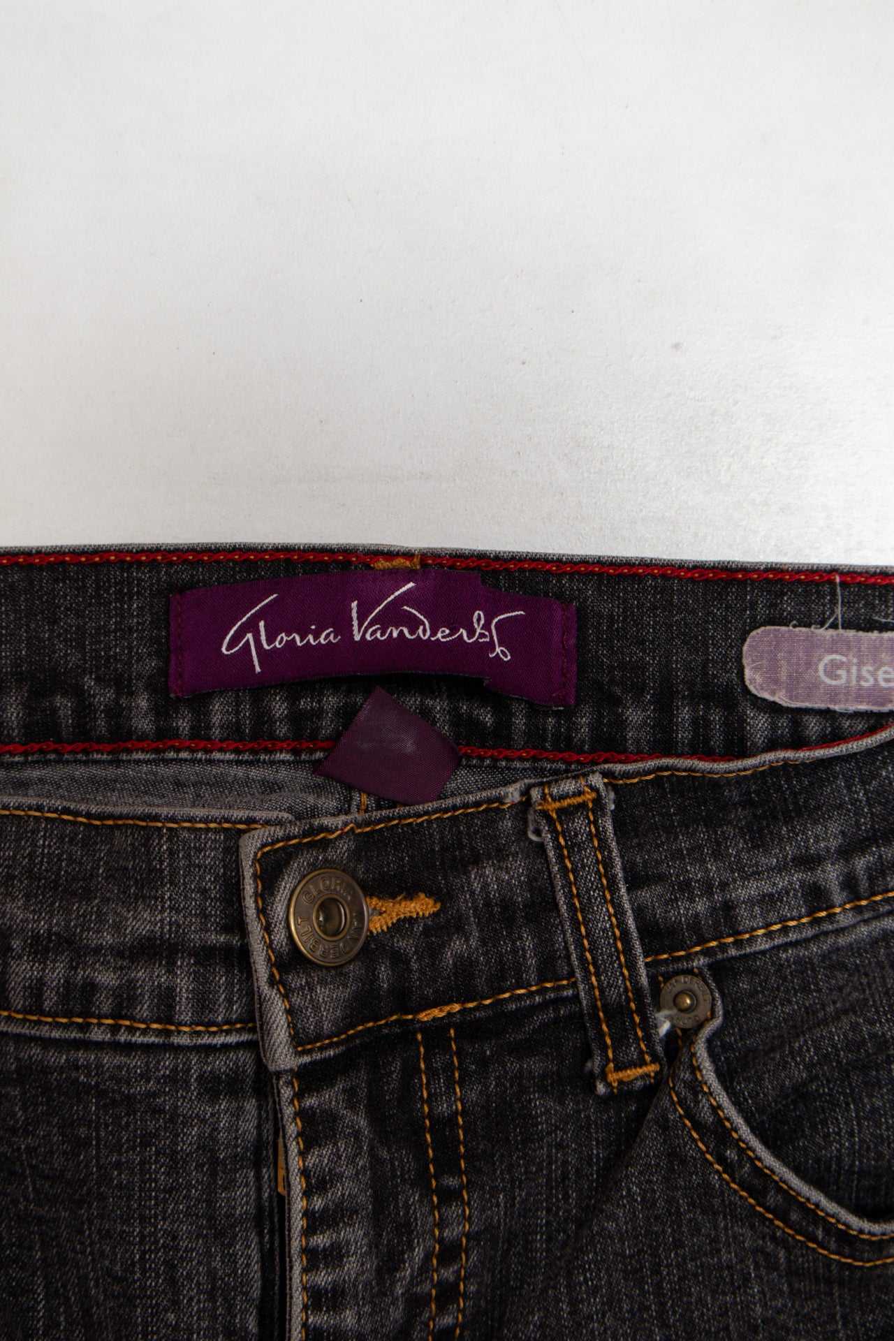 #86 Gloria Vanderbilt Jeans Black | c. 186 | Size 8