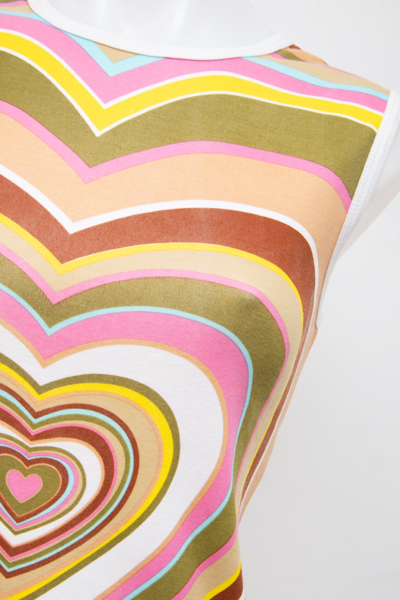 #084 Rainbow Collection Tank Top White | c. 202 | Size 8