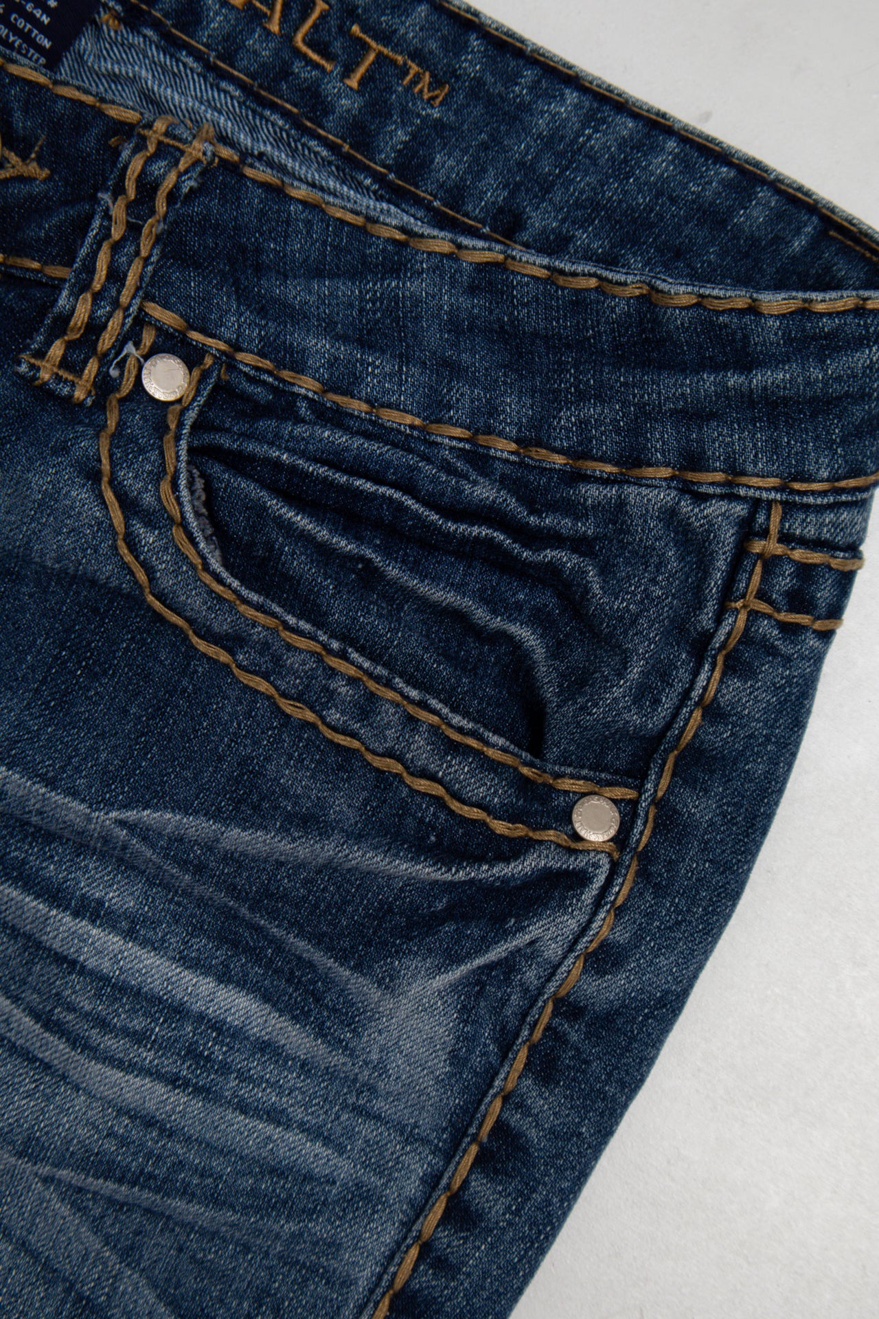 #134 Blue Asphalt Jeans Blue | c. 197 | Size 8