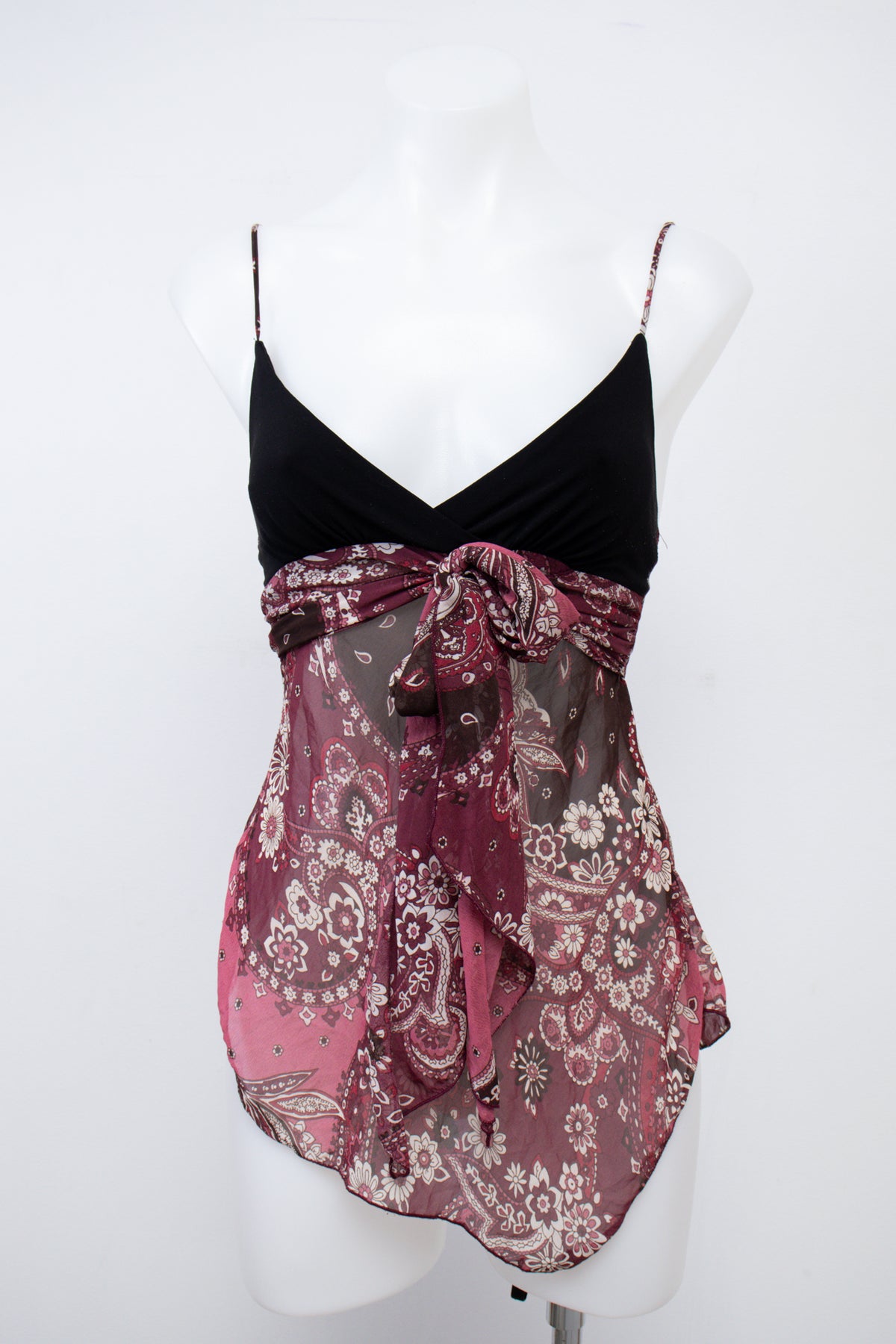 #056 Xoxo Cami Top Black | c. 207 | Size 8