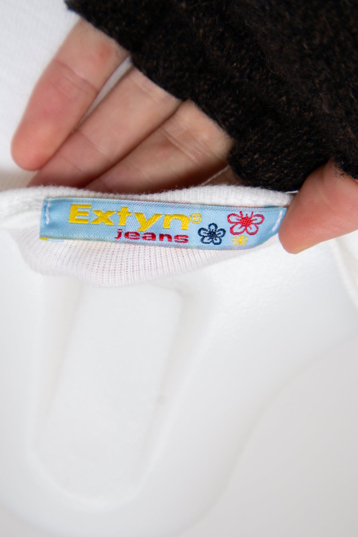 #070 Extyn T-shirt White | c. | Size 6/8
