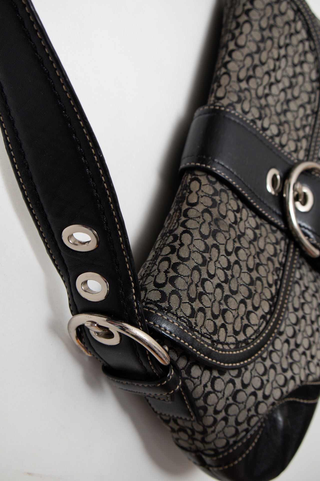 #158 Coach Shoulder Bag Black | c. 187 | Size