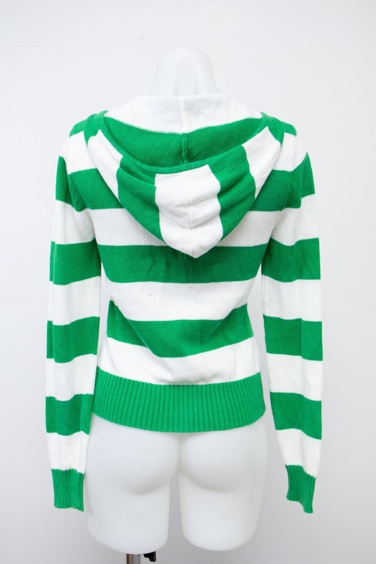 #092 Wet Seal T-shirt Green | c. 207 | Size 8