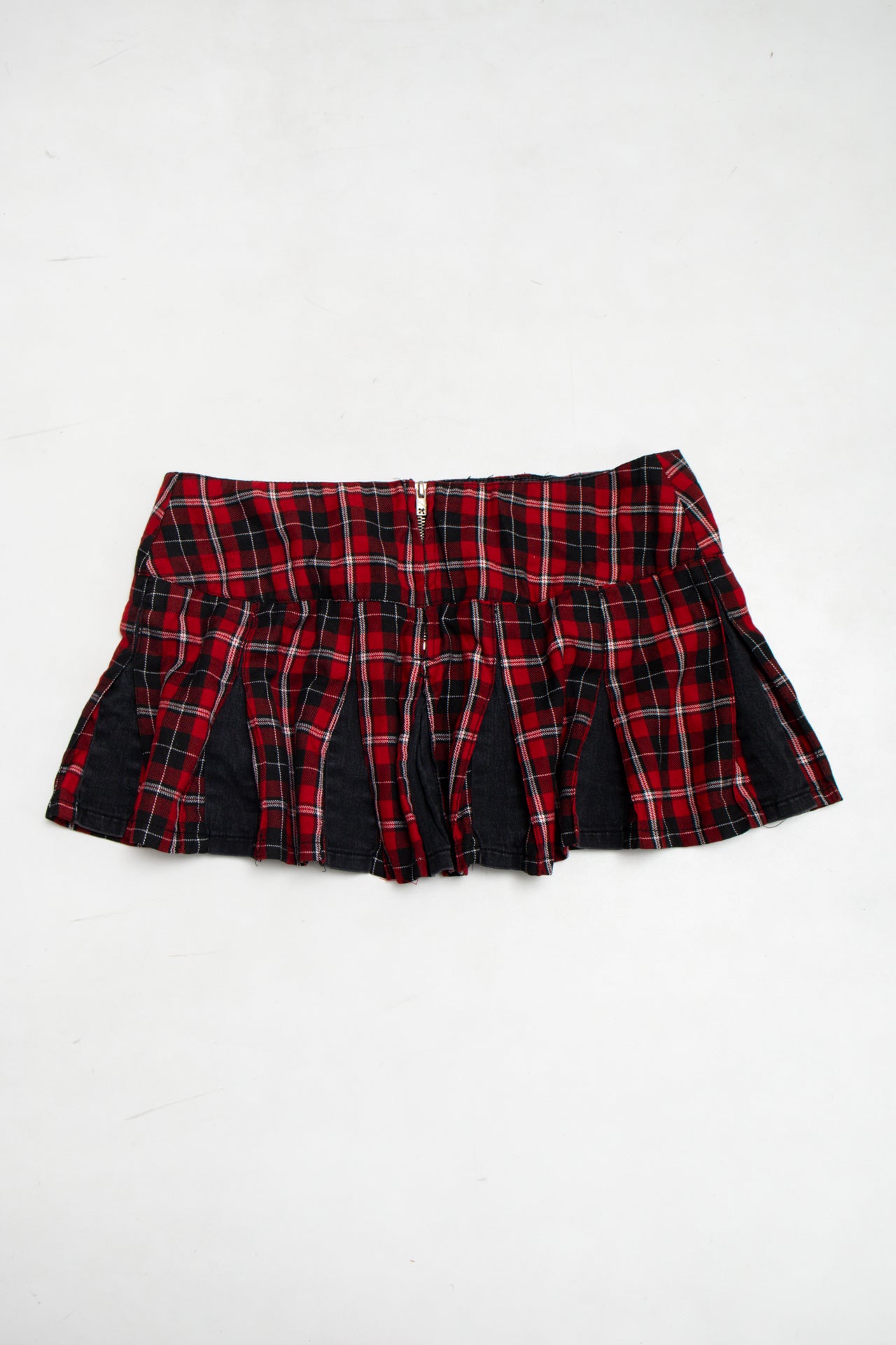 # Tripp Mini Skirt Red | c. | Size 10