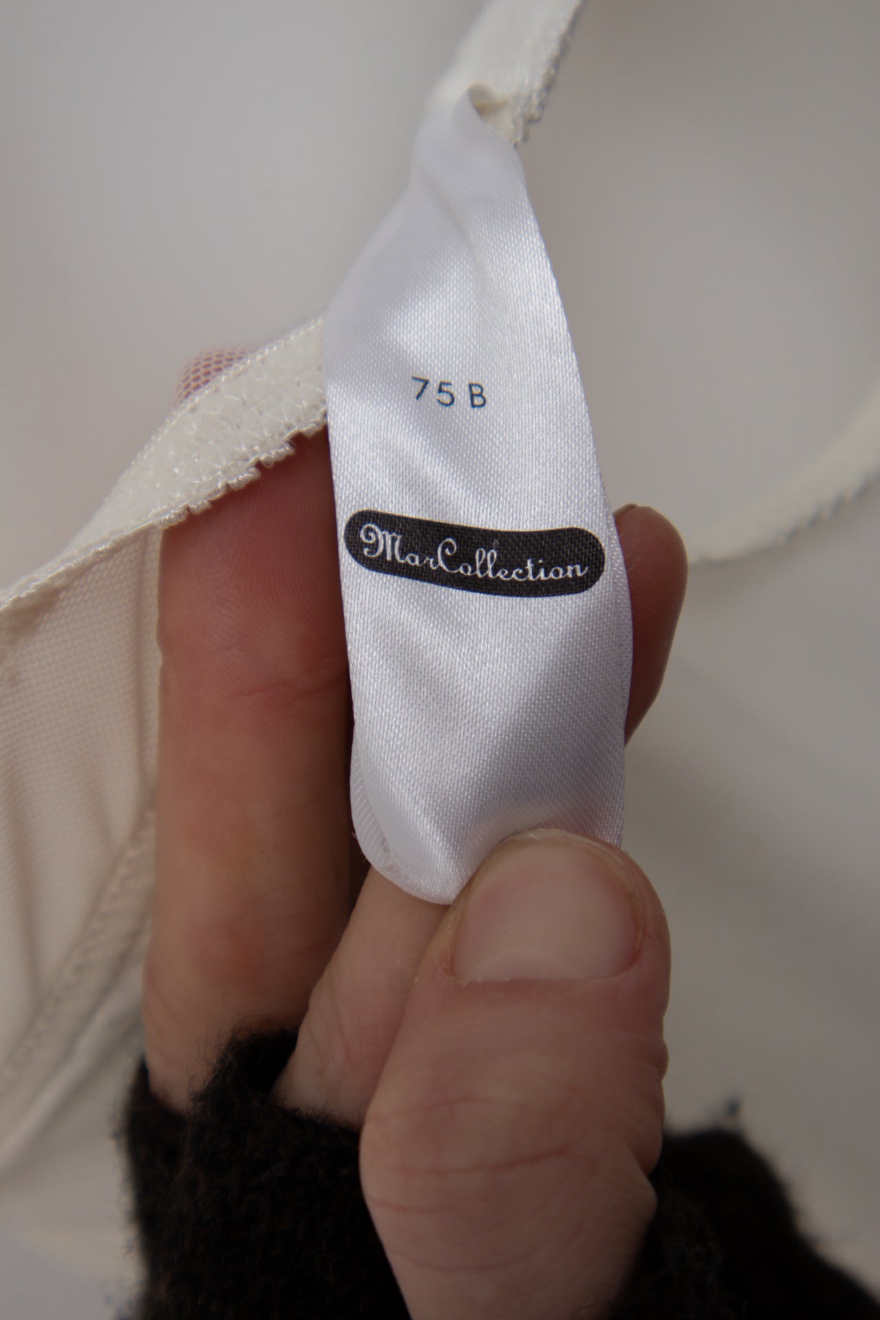 #006 Mar Collection Camisole Top White | c. 200 | Size 10DD
