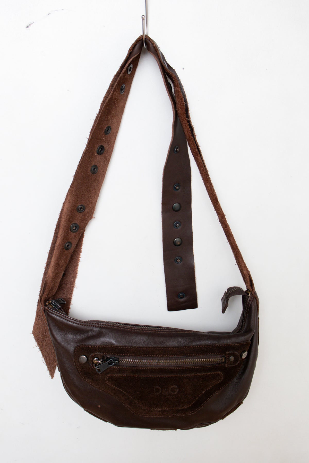 #130 D&g Bag Brown | c. 209 | Size