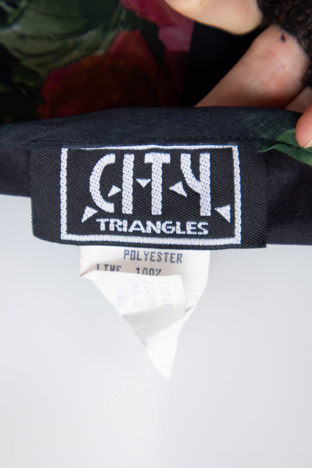 #095 City Triangles Cami Top Black | c. 202 | Size 8