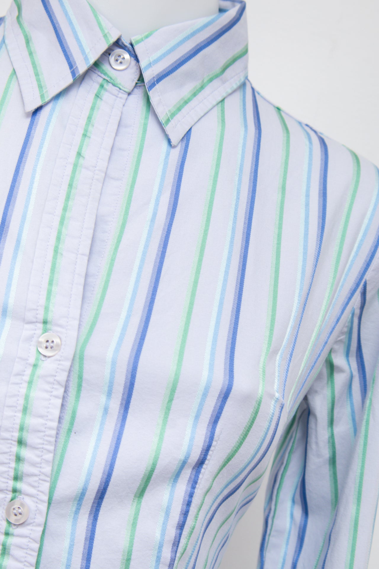 #83 New York & Company T-shirt White | c. 195 | Size 8