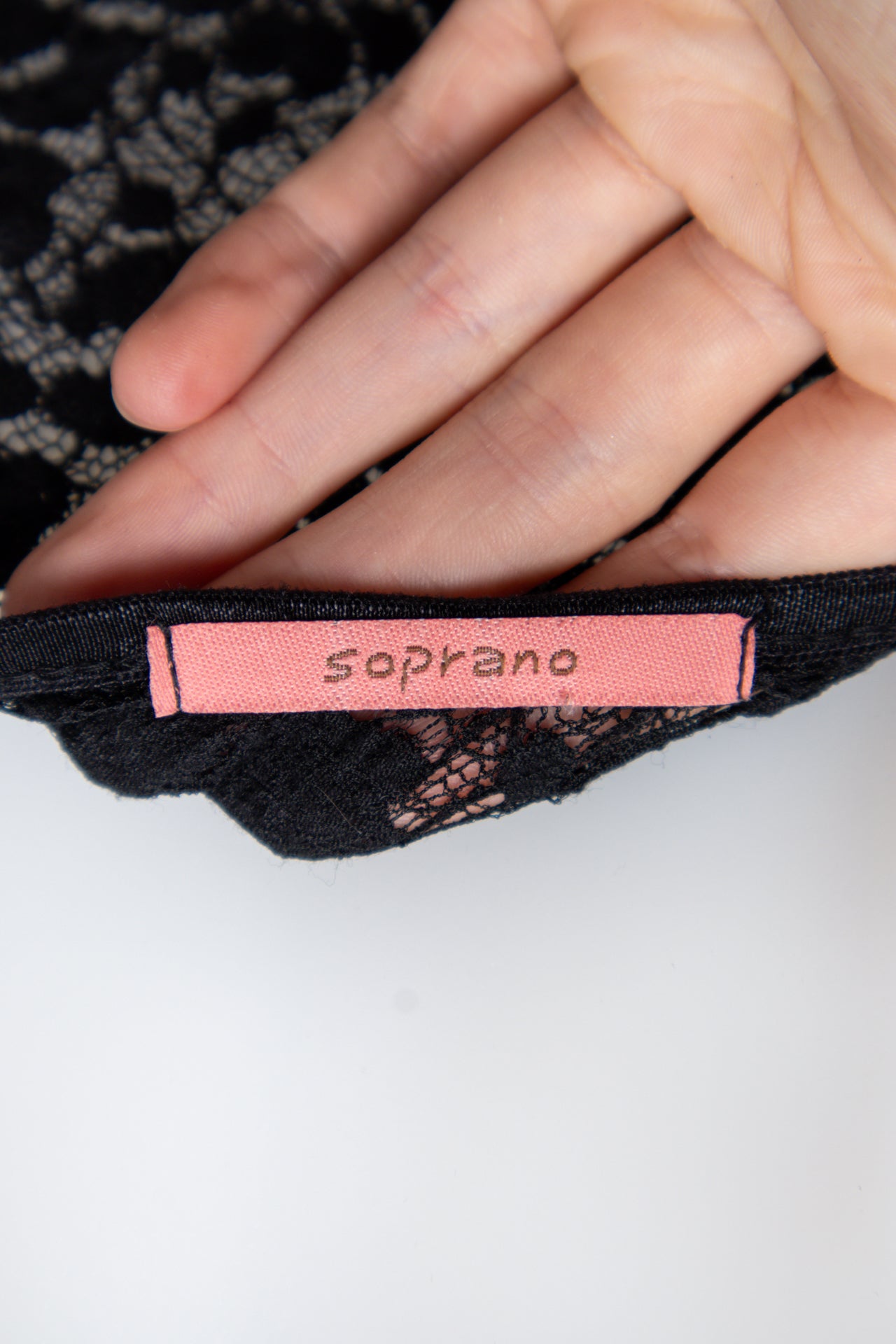 #09 Soprano Cami Top Black | c. 193 | Size 6/8