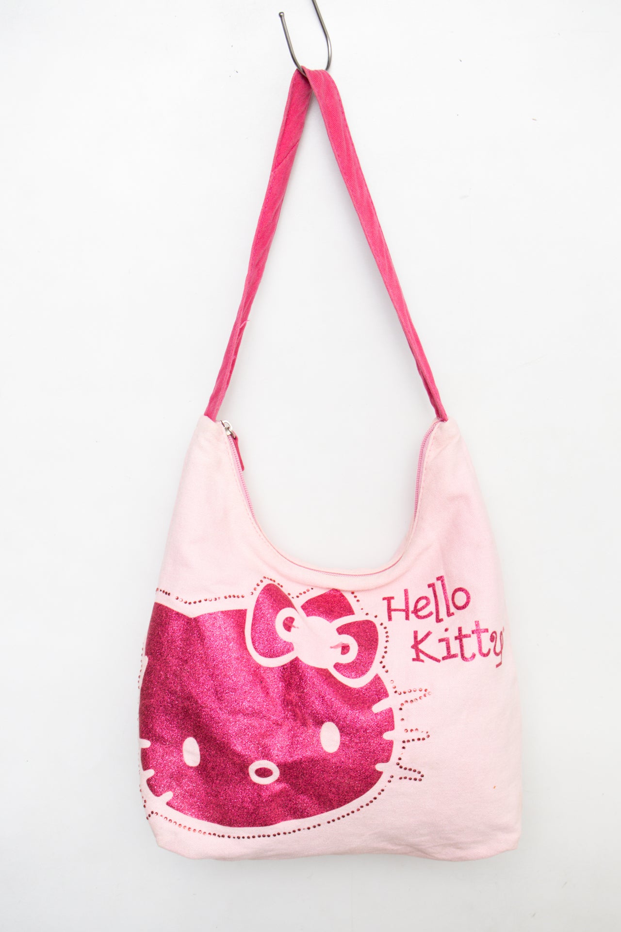 #190 Hello Kitty Shoulder Bag Pink | c. 197 | Size