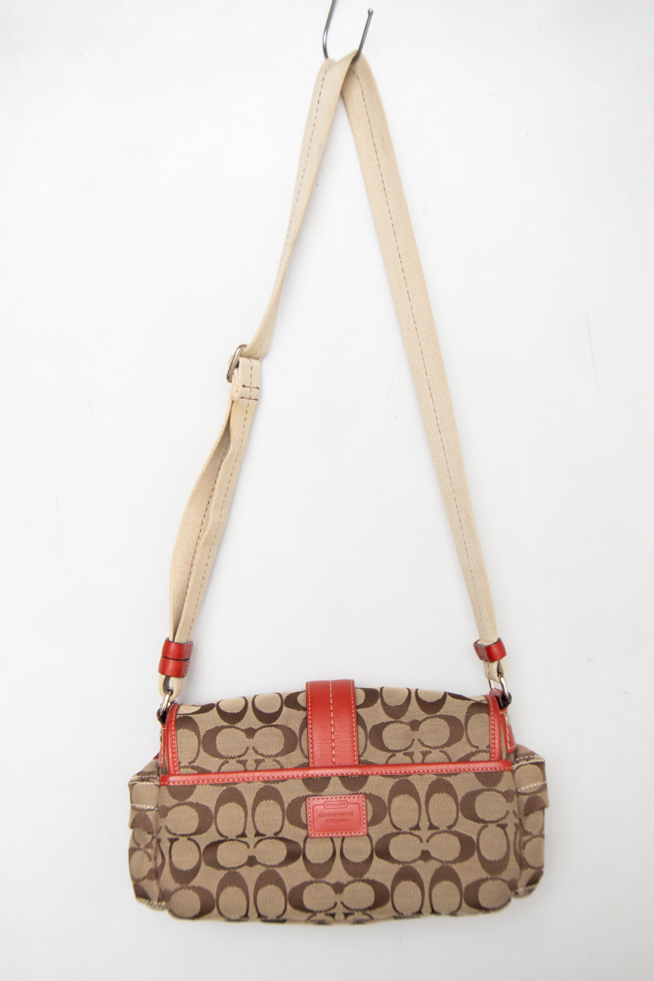 #159 Coach Shoulder Bag Beige | c. 180 | Size