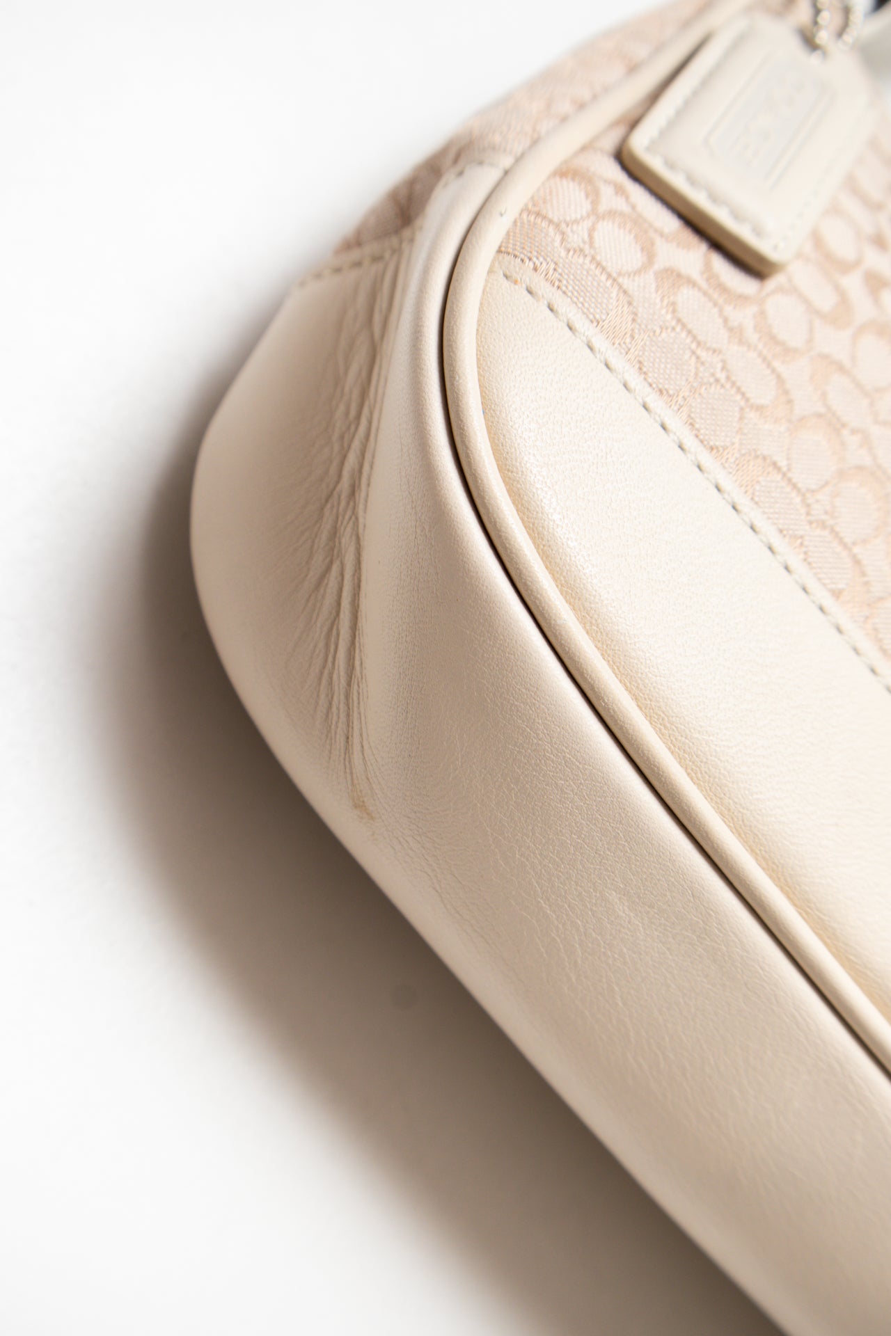 #210 Coach Shoulder Bag Beige | c. 190 | Size