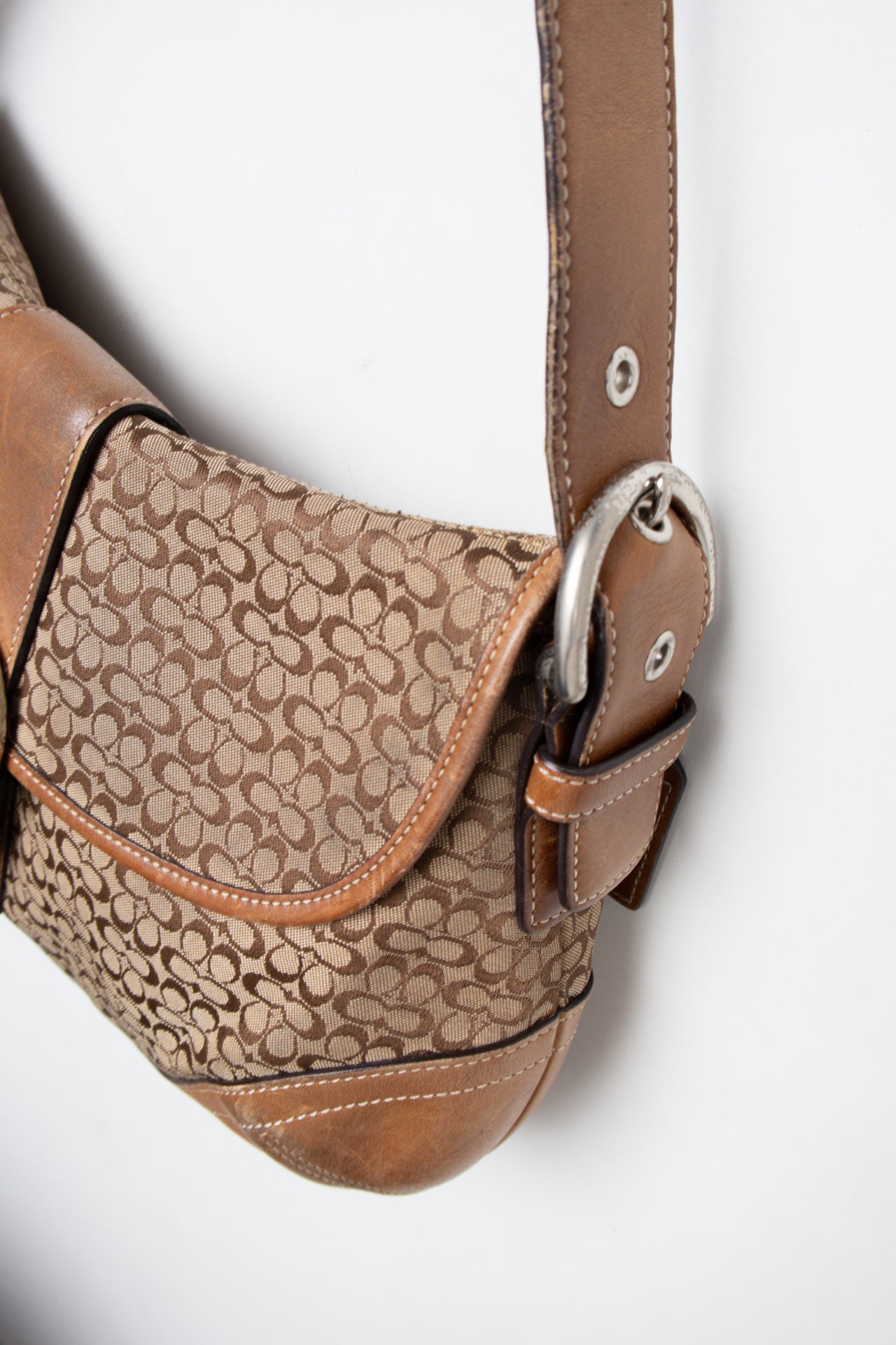 #215 Coach Shoulder Bag Brown | c. 204 | Size