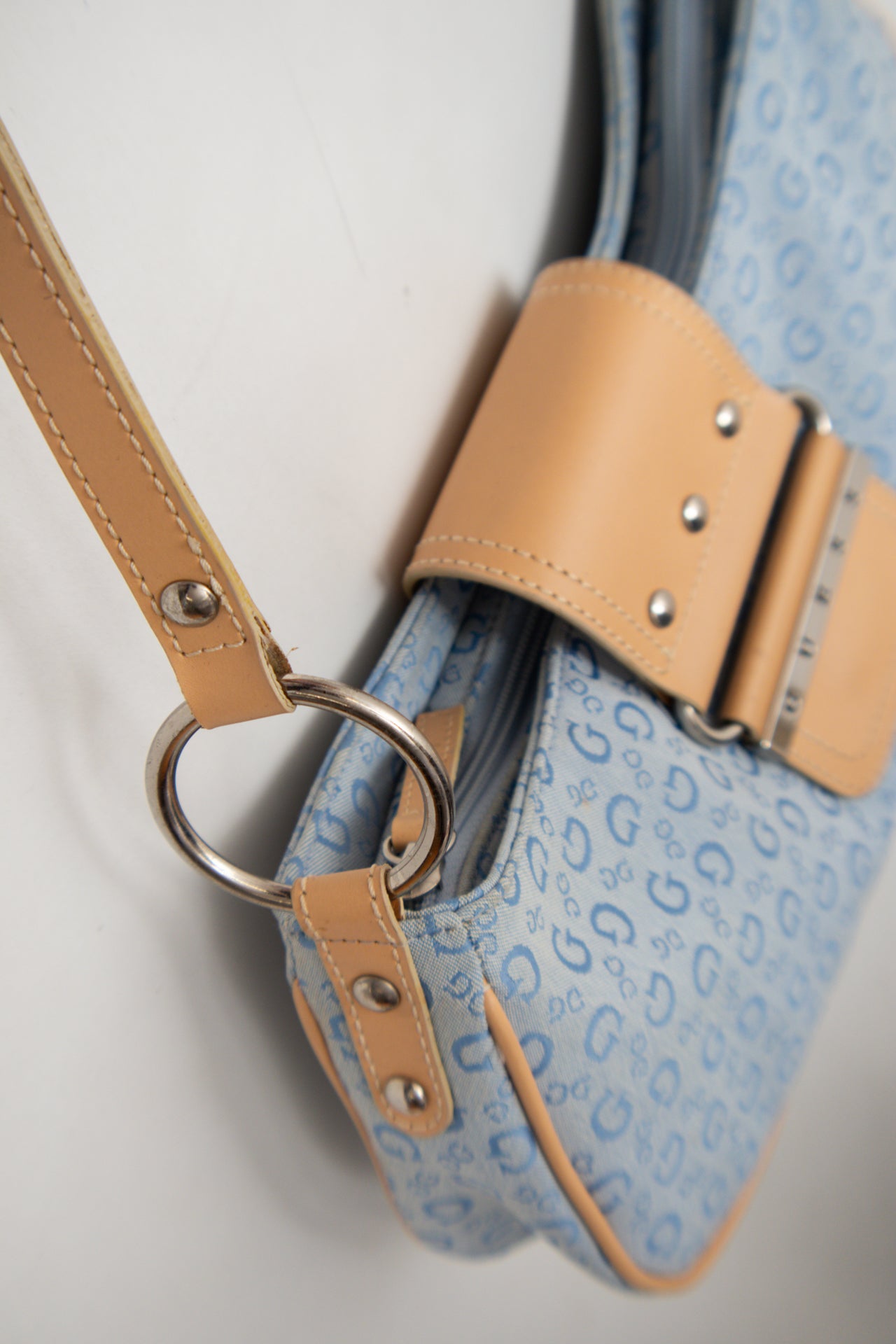 #163 Guess Shoulder Bag Blue | c. 180 | Size