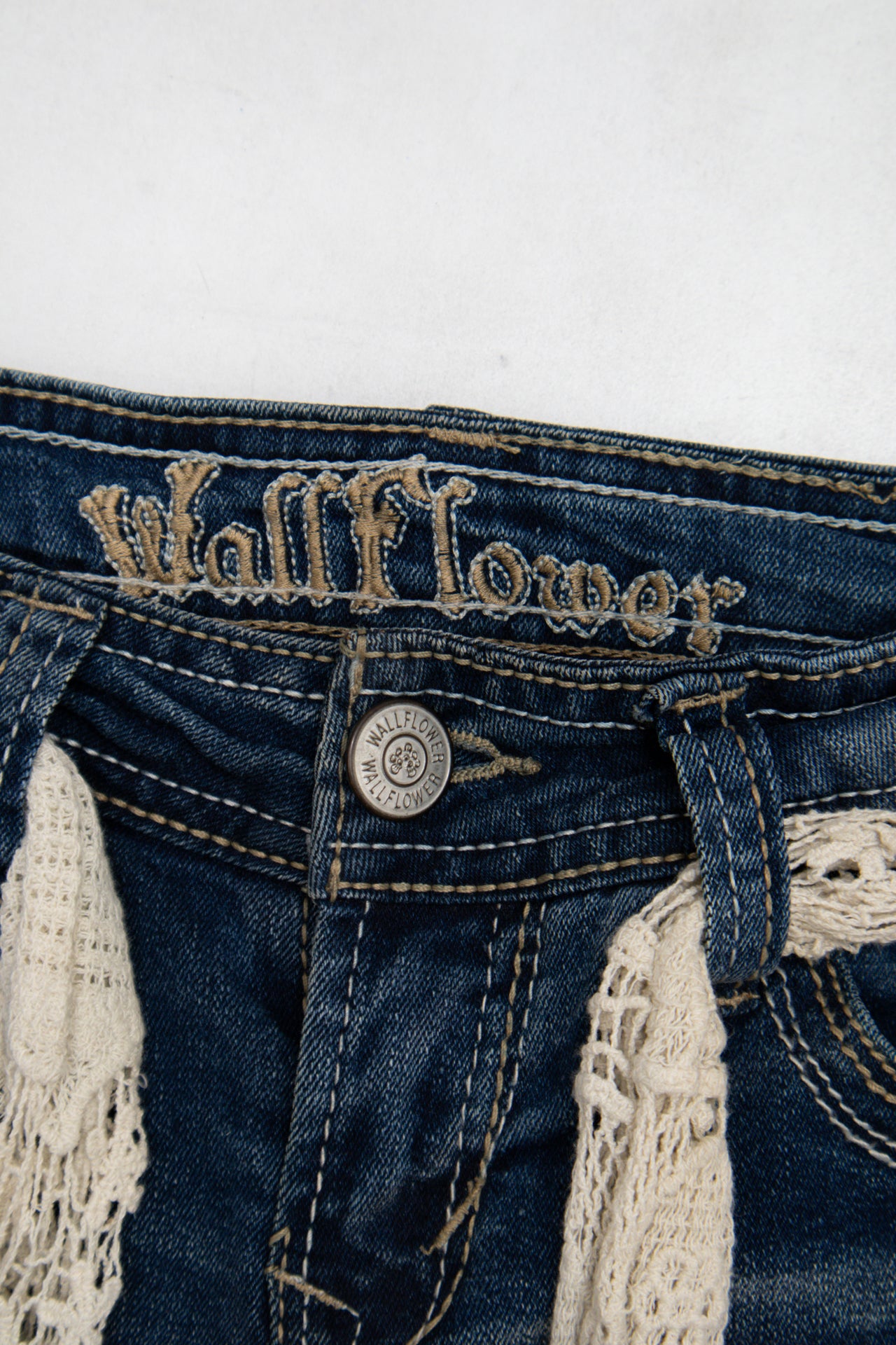 #180 Wallflower Jeans Blue | c. 193 | Size 4
