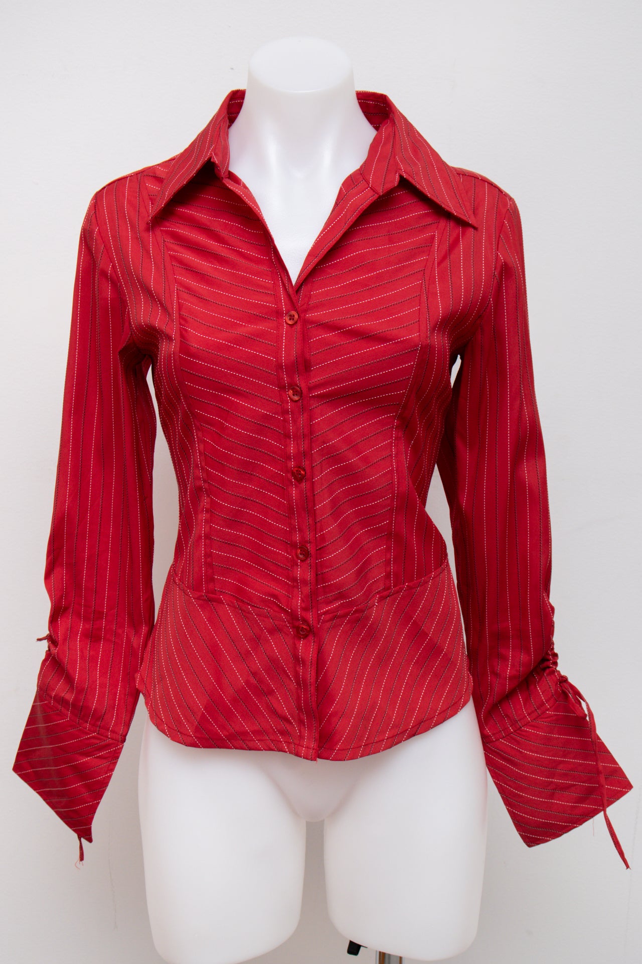 #94 Antilia Femme T-shirt Red | c. 197 | Size 10