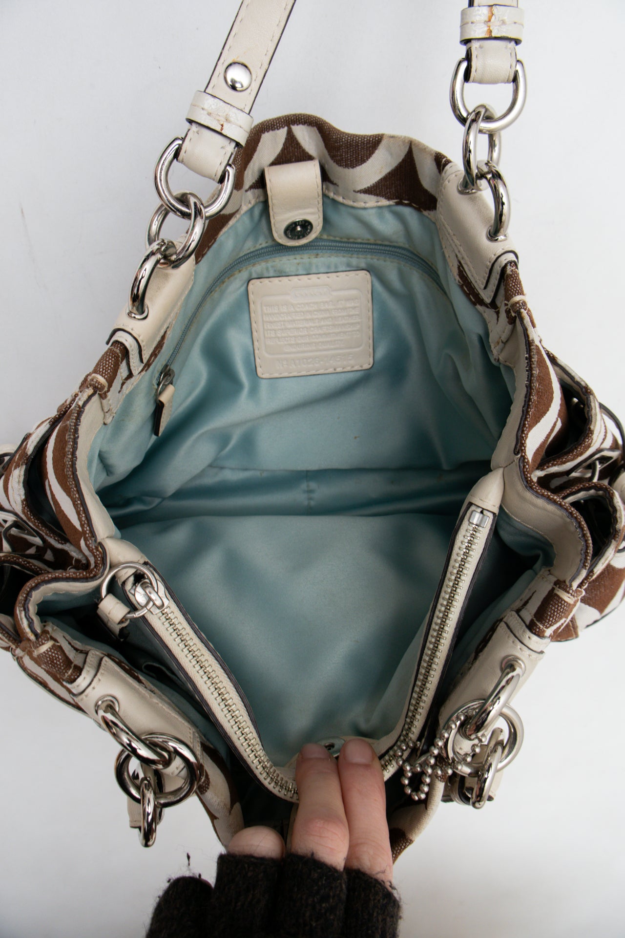 #190 Coach Shoulder Bag Brown | c. 202 | Size