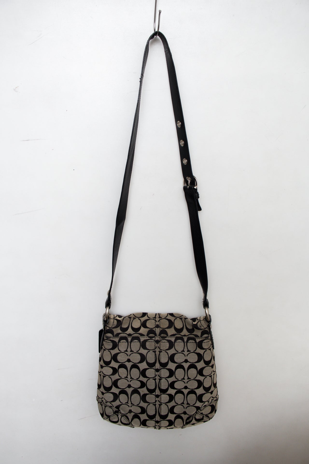 #191 Coach Crossbody Bag Black | c. 196 | Size