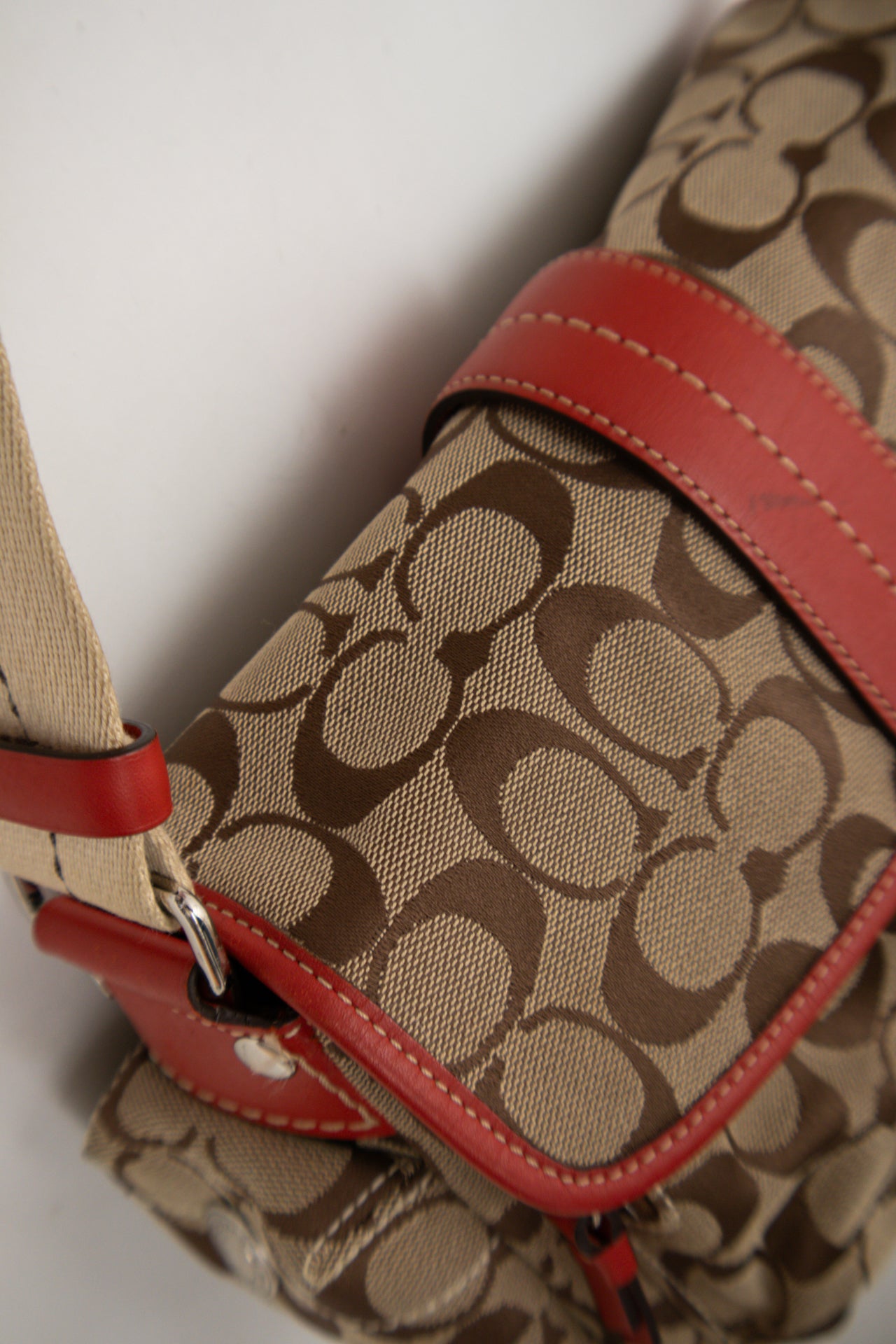 #159 Coach Shoulder Bag Beige | c. 180 | Size