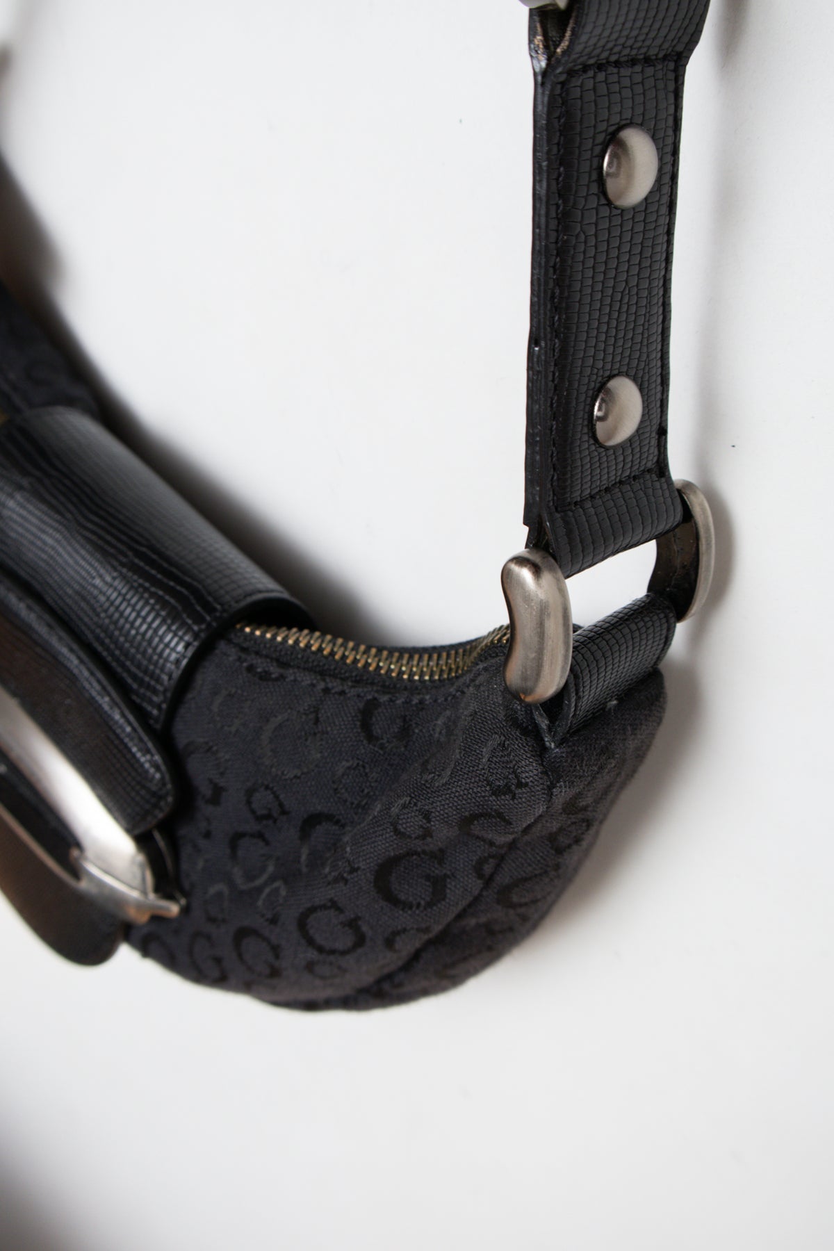 #129 Guess Bag Black | c. 209 | Size