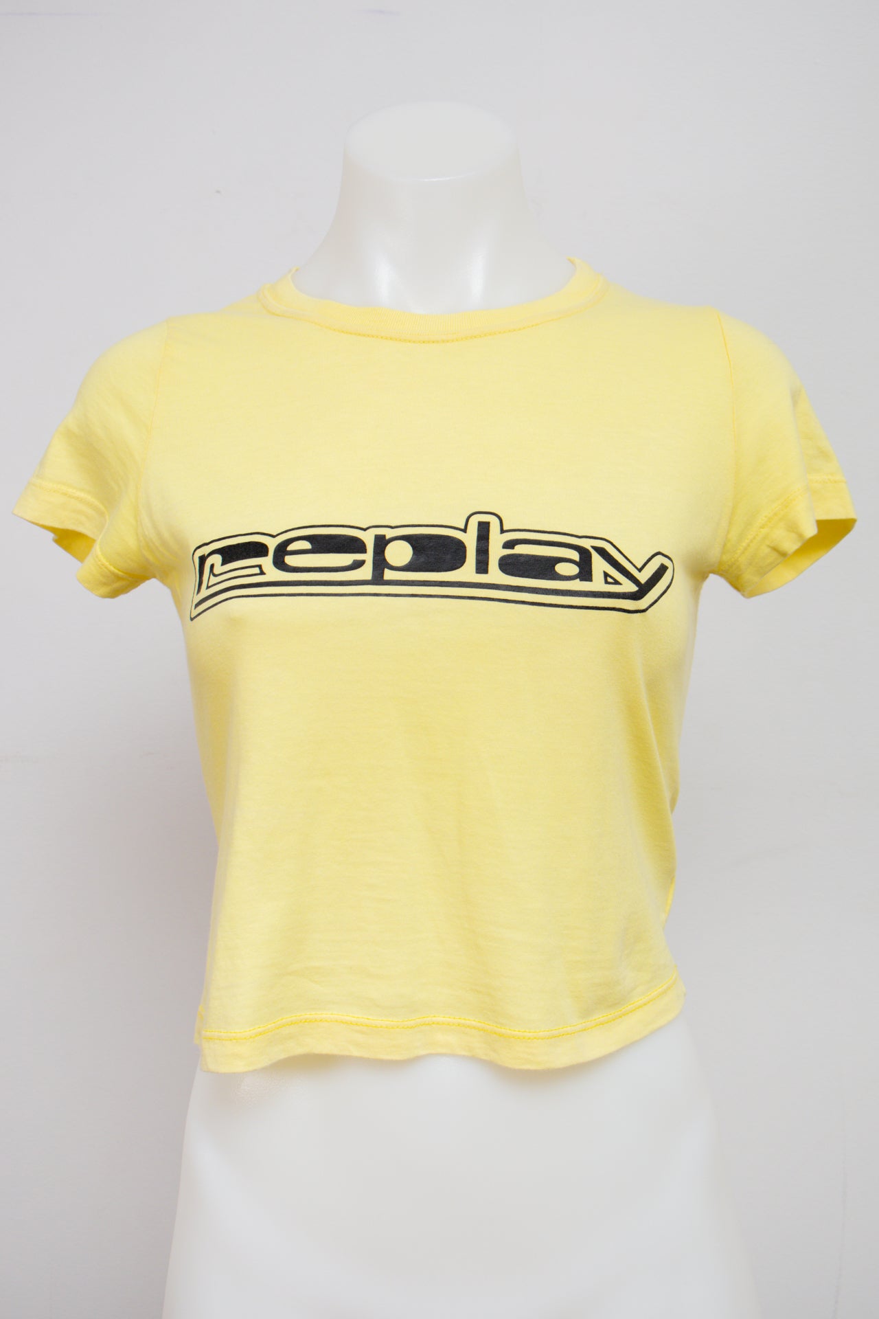 #040 Replay Short Sleeve Yellow | c. 213 | Size 6