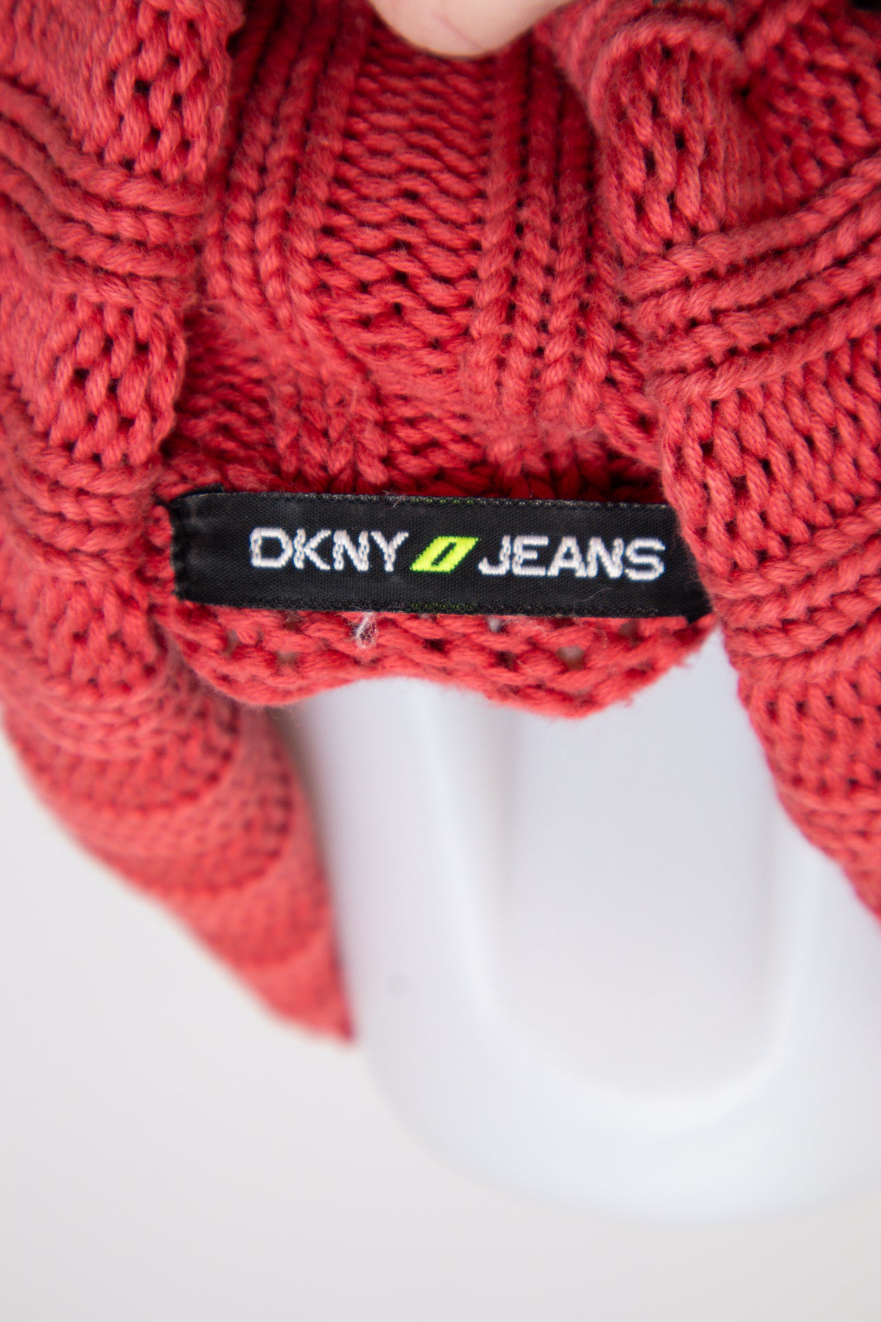 #054 Dkny Jeans T-shirt Red | c. 203 | Size u