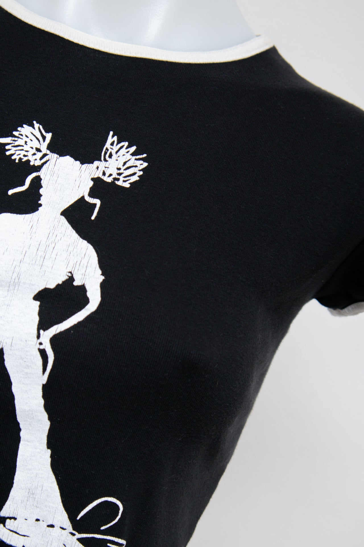 #90 Jennyfer T-shirt Black | c. 196 | Size 10