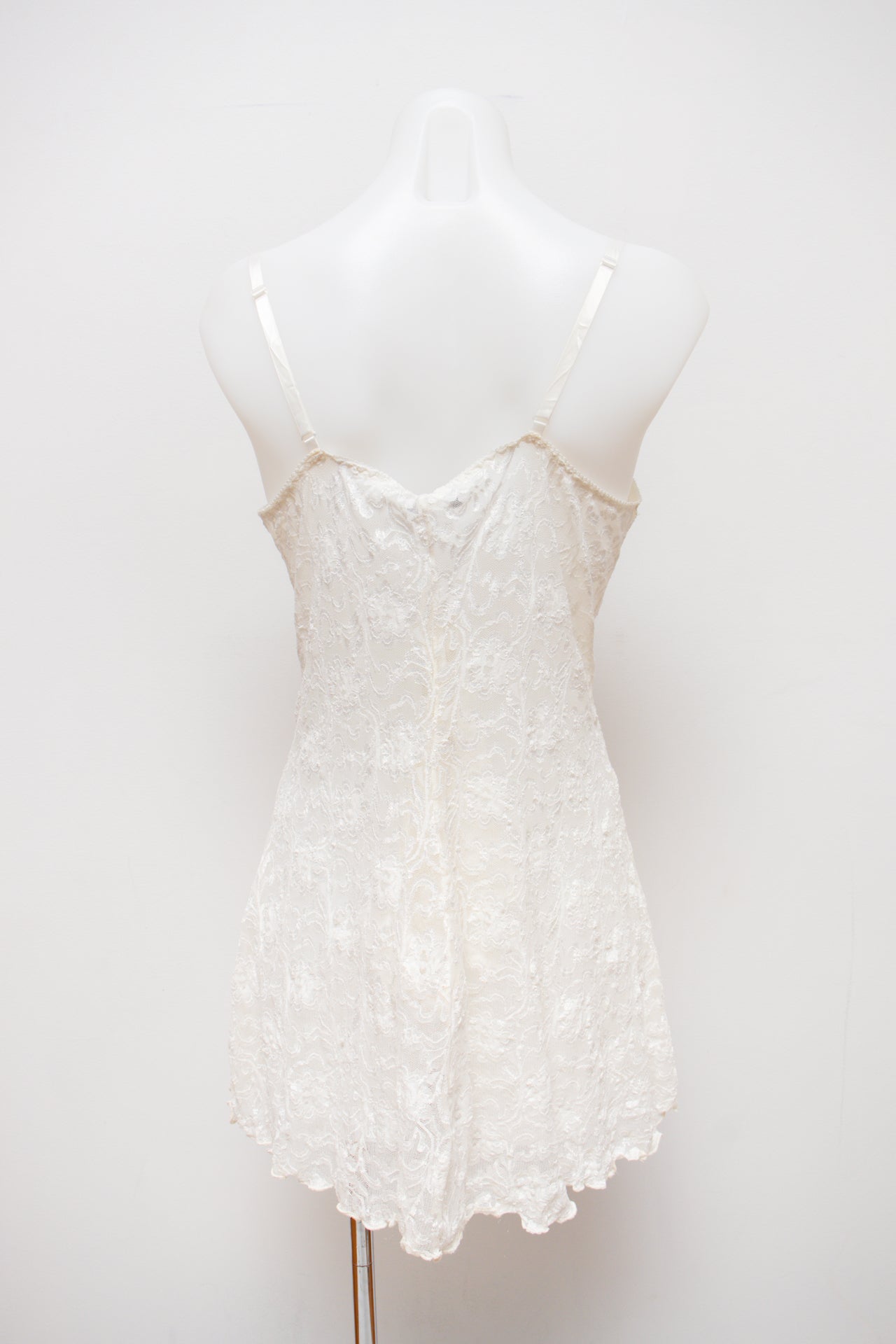 #101 Cinema Etoile Camisole White | c. 187 | Size 12/14C