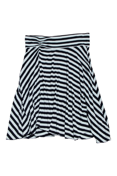 #170 Express Skirt Black | c. 197 | Size 8/10