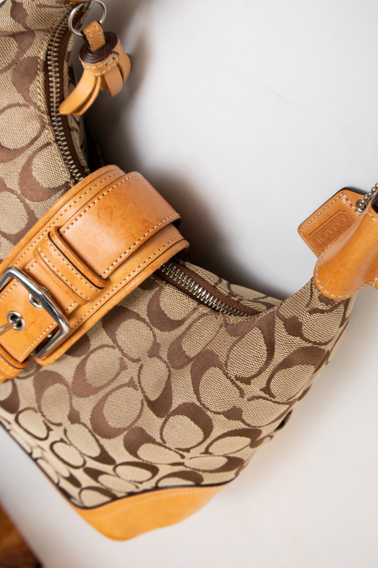 #204 Coach Shoulder Bag Brown | c. 194 | Size