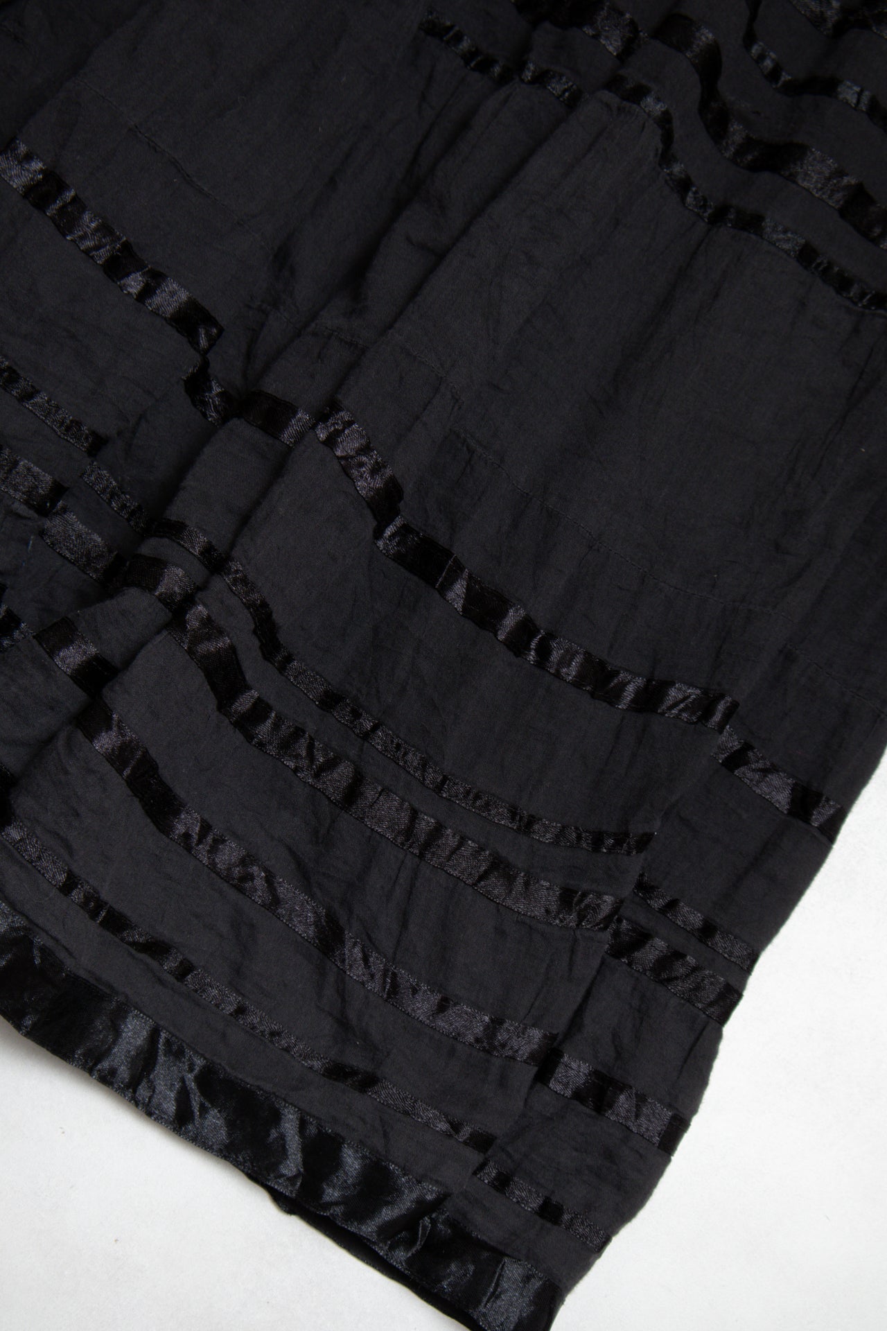 #43 Paradise Skirt Black | c. 187 | Size 8-12
