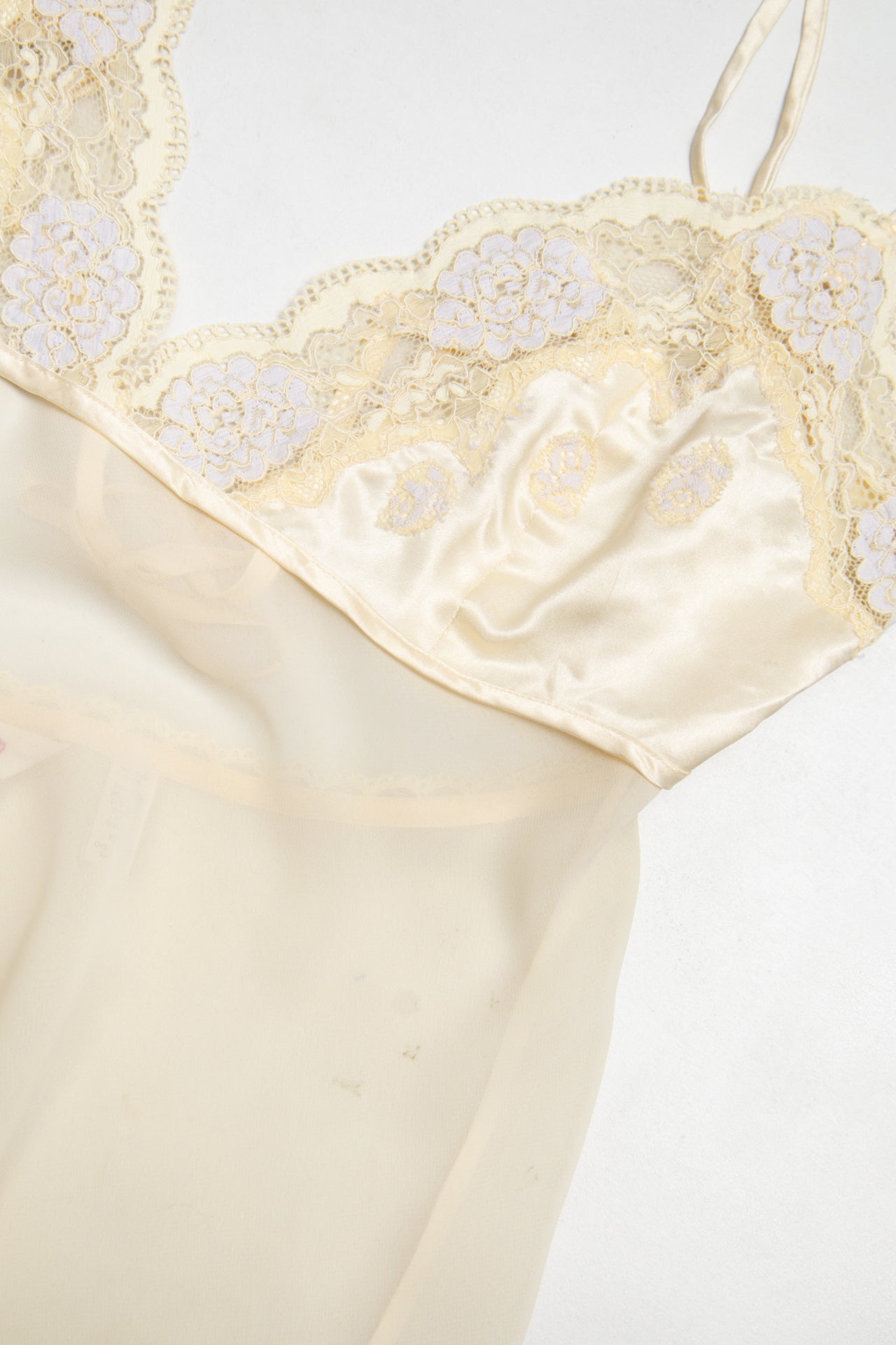 #120 Victoria's Secret Camisole White | c. 197 | Size 6